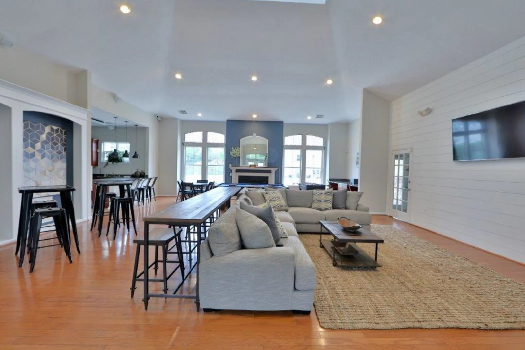 Living Room - The Apartments at Diamond Ridge - Windsor Mill, MD