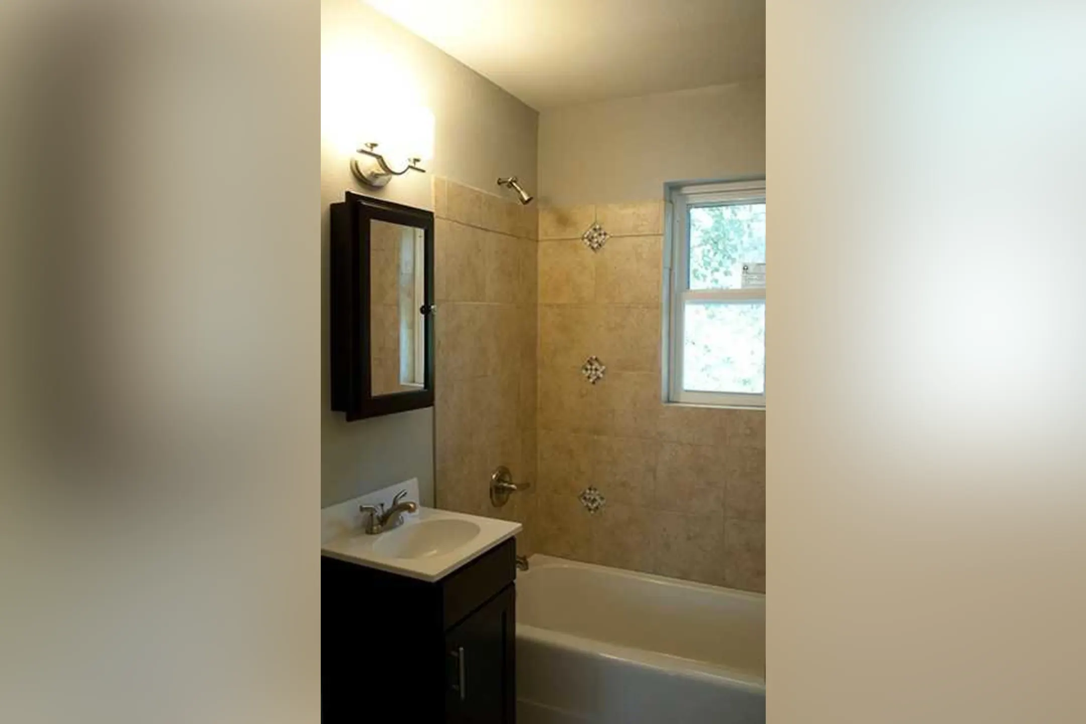 Bathroom - The Oaks At Midtown - Chattanooga, TN