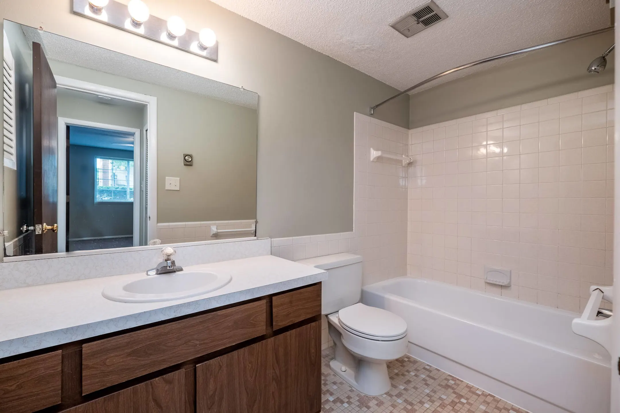 Hartford Place Apartments Apartments Birmingham, MI 48009