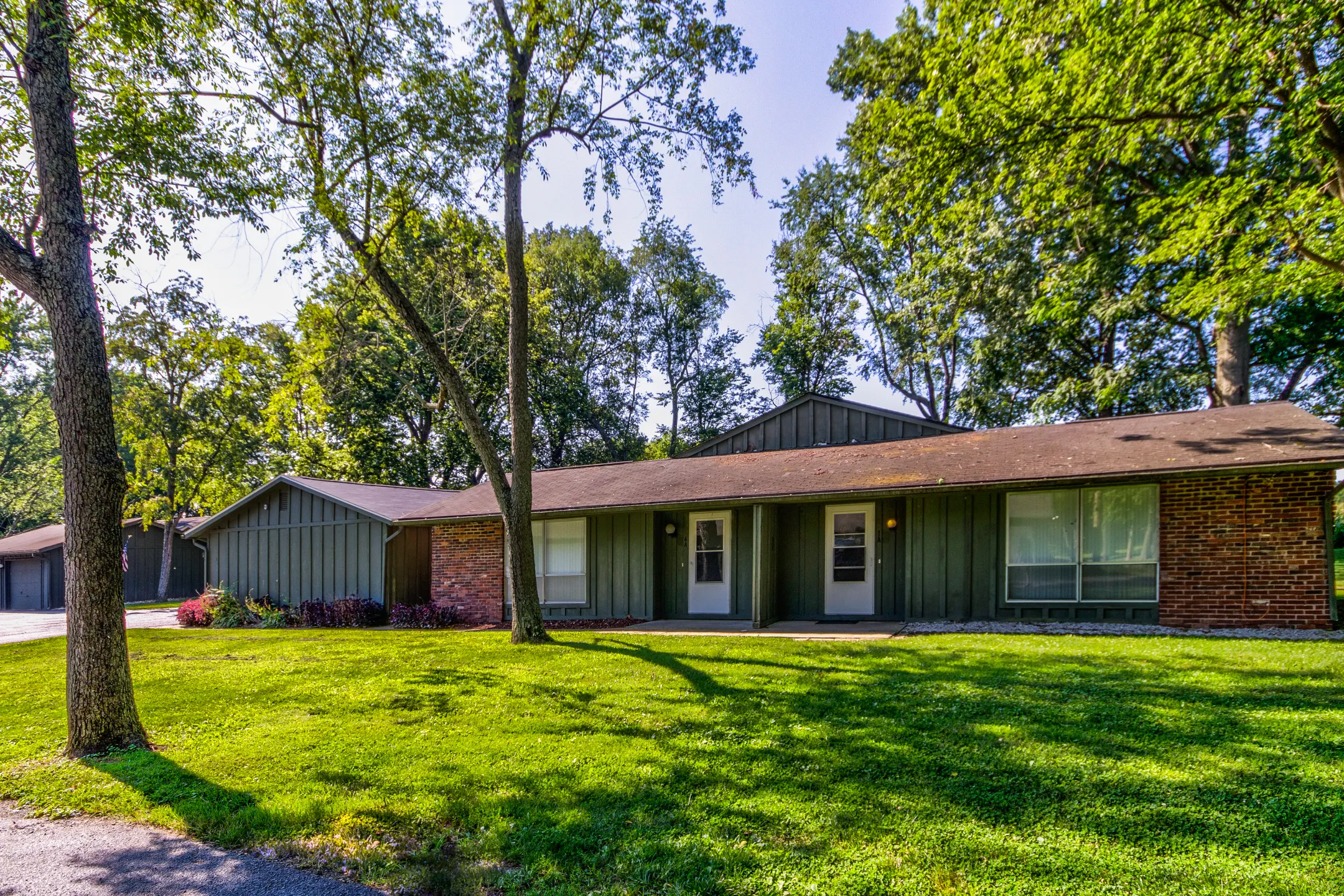 Greenbriar Village Apartments Apartments Terre Haute, IN 47802