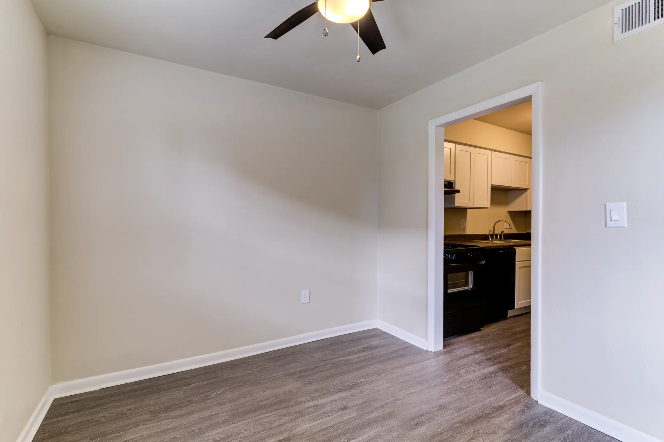 Bent Creek Apartments and Townhomes Apartments Roanoke, VA 24019