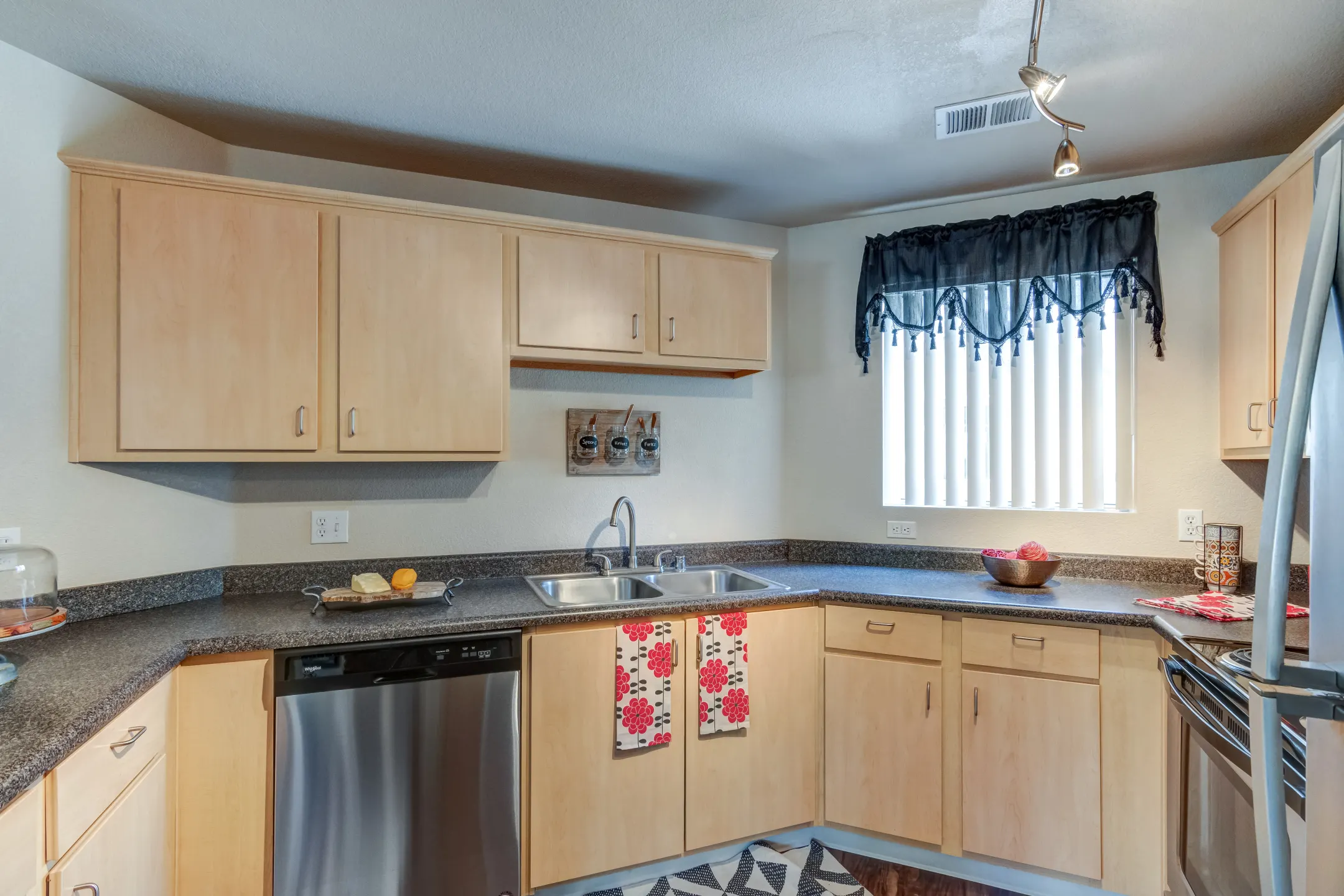Kitchen - Broadstone Heights - Albuquerque, NM