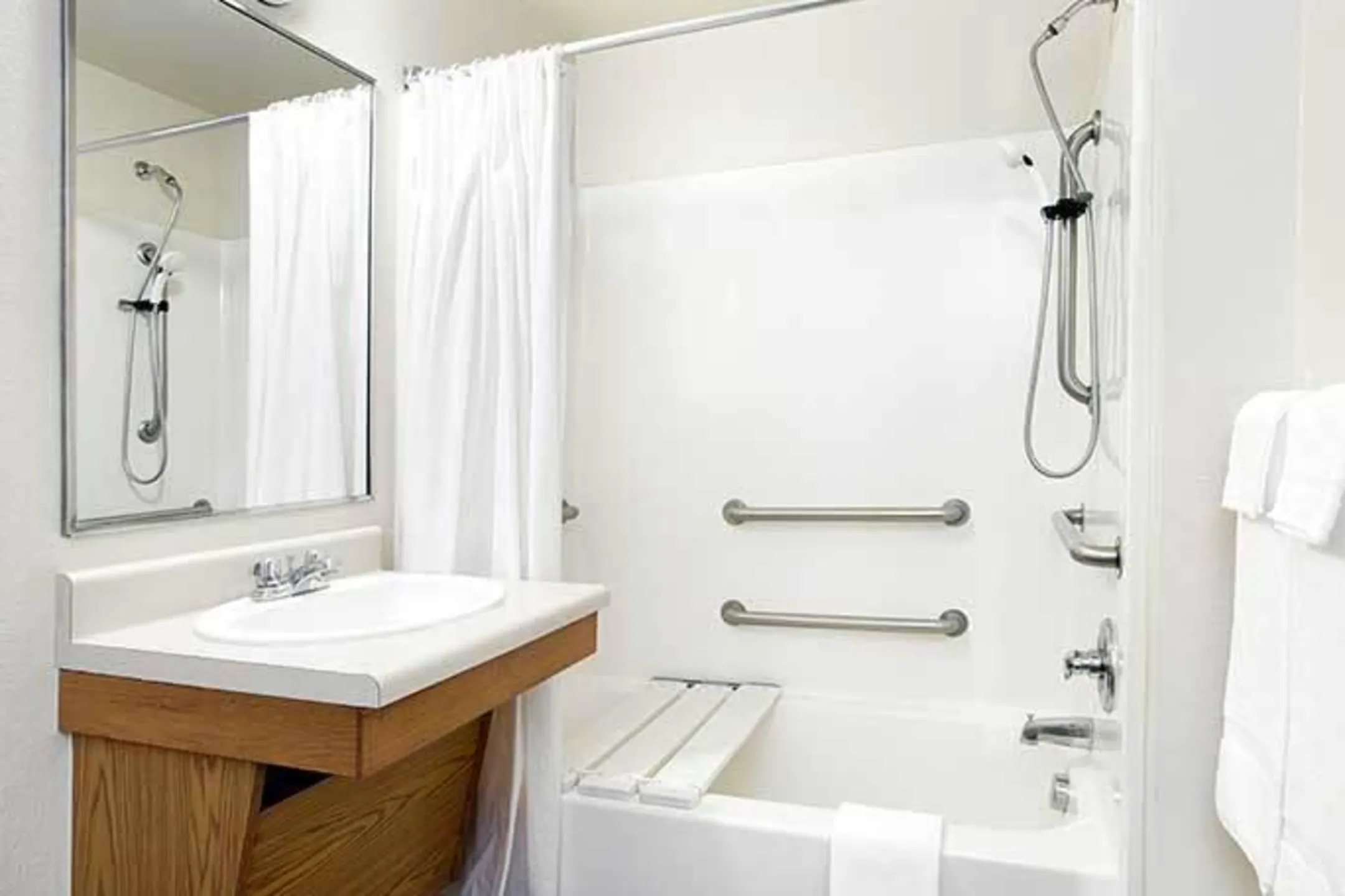 Bathroom - Suburban Suites - Watford City, ND