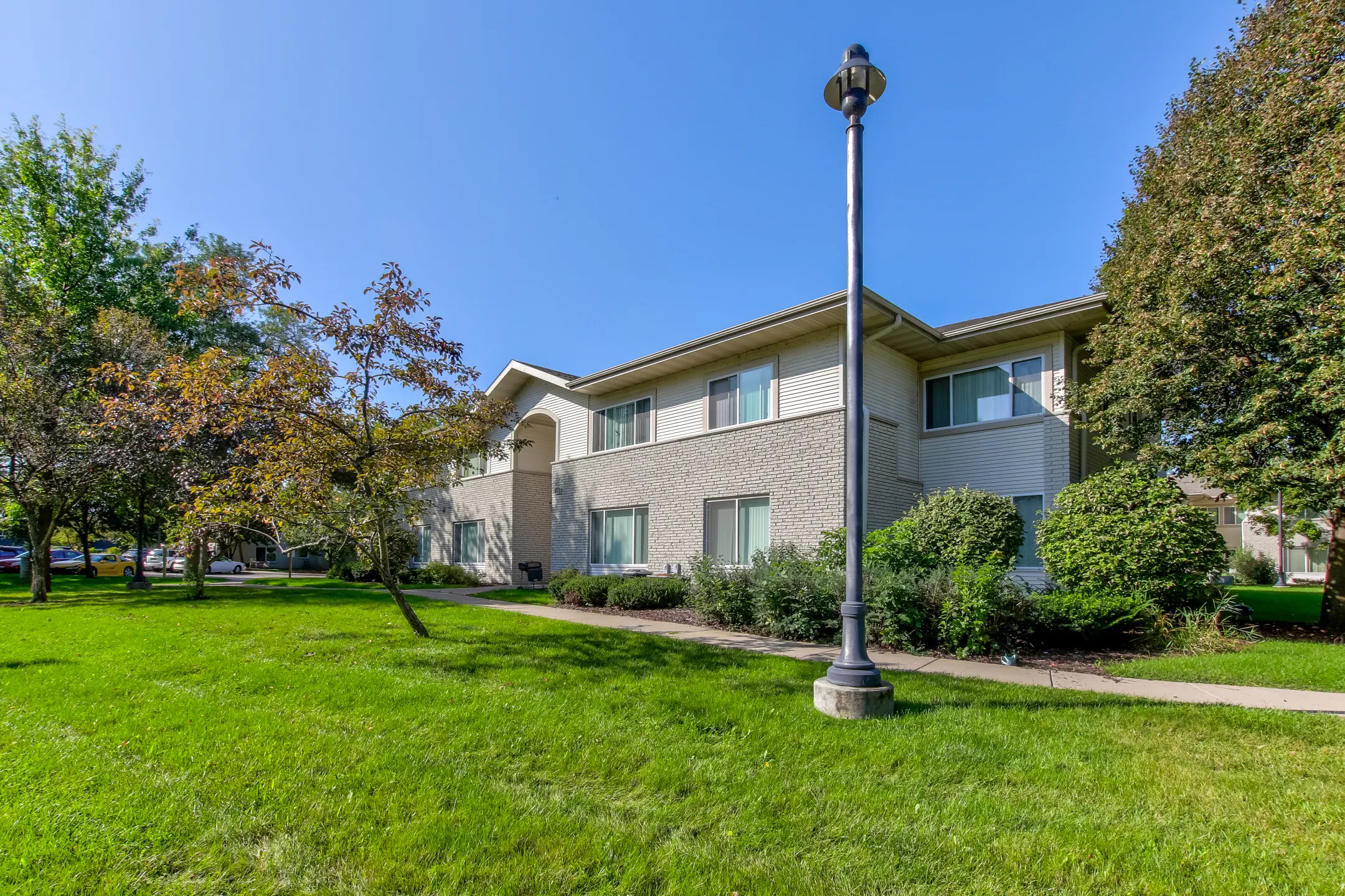 New Monona Shores Apartments Madison, WI 53713