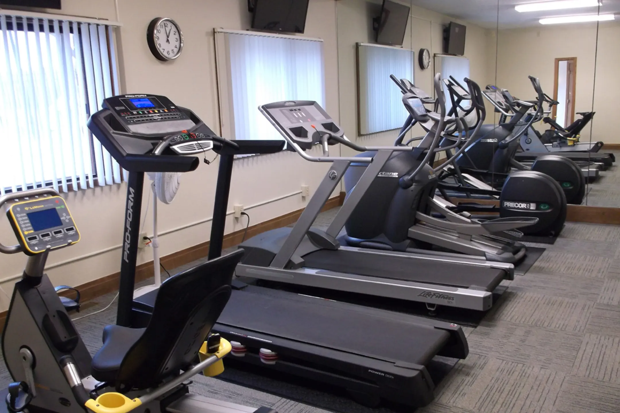 Fitness Weight Room - Eagle Ridge Apartments - Maple Grove, MN