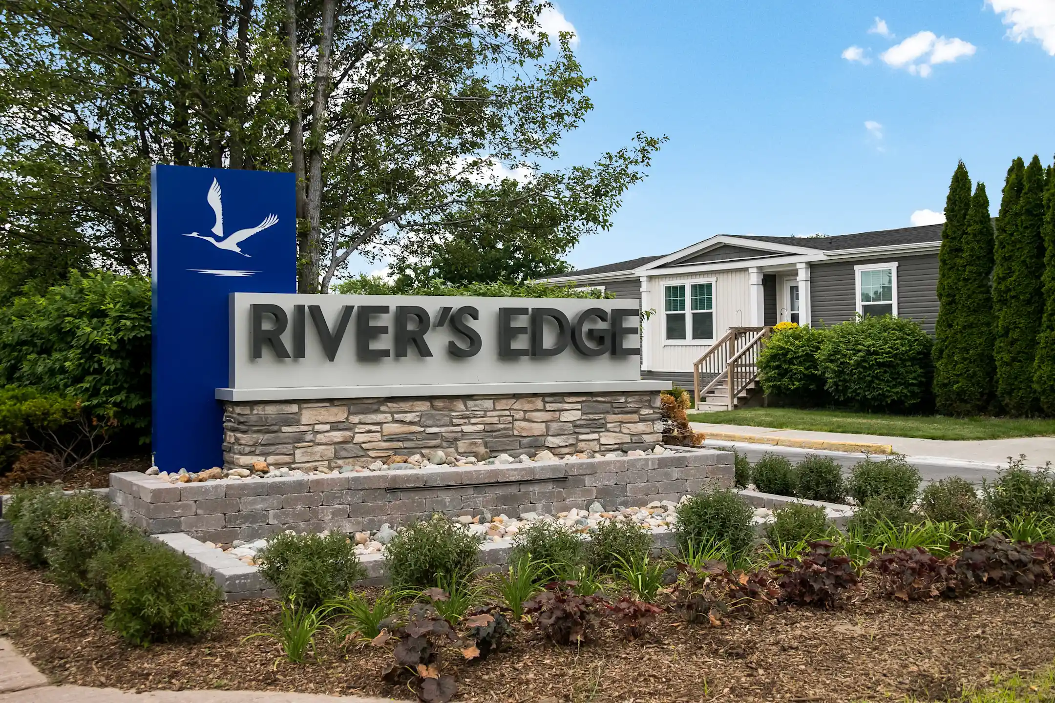 Rivers Edge Apartments Clinton Township, MI 48038