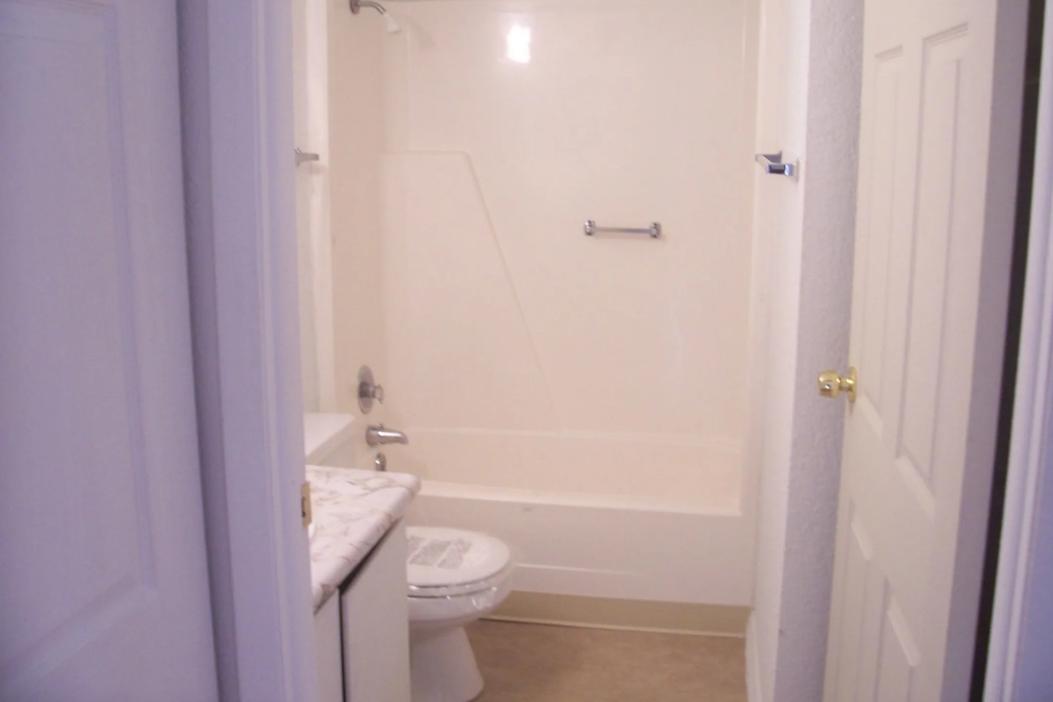 Bathroom - Curiosity Creek Apartments - Tampa, FL