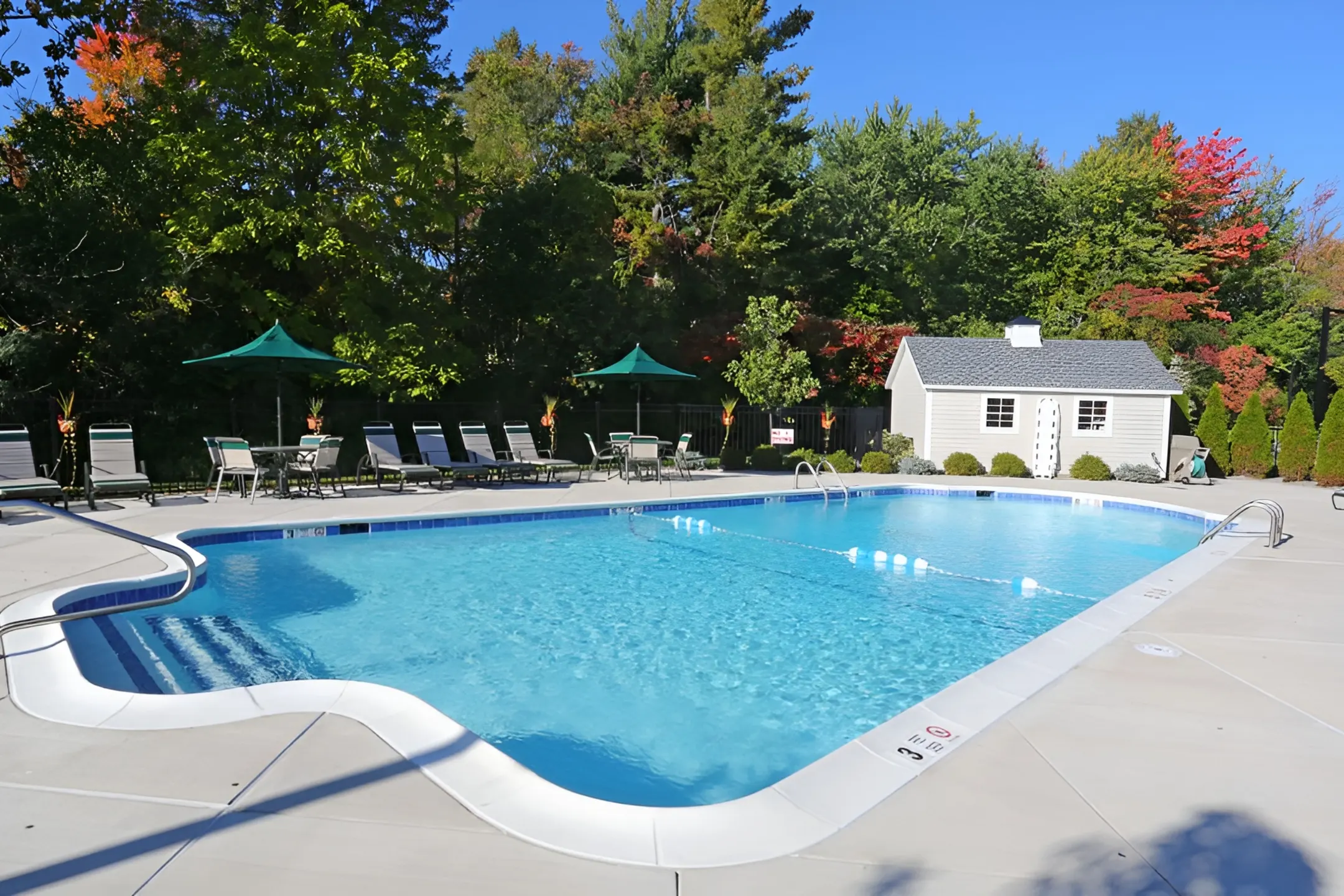 Pool - Hampshire Apartments - Schenectady, NY