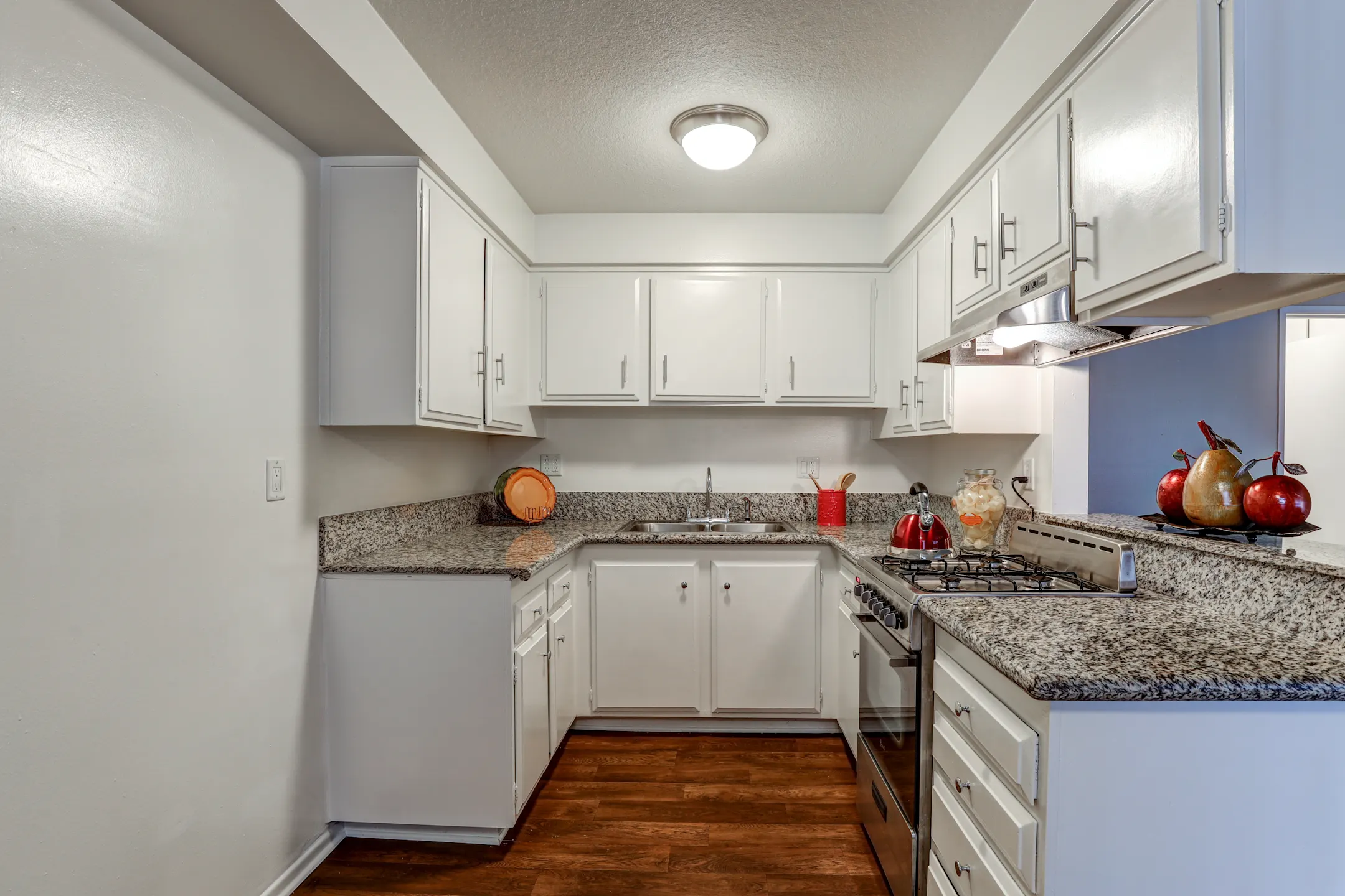 La Habra Hills Apartments 841 W La Habra Blvd La Habra, CA