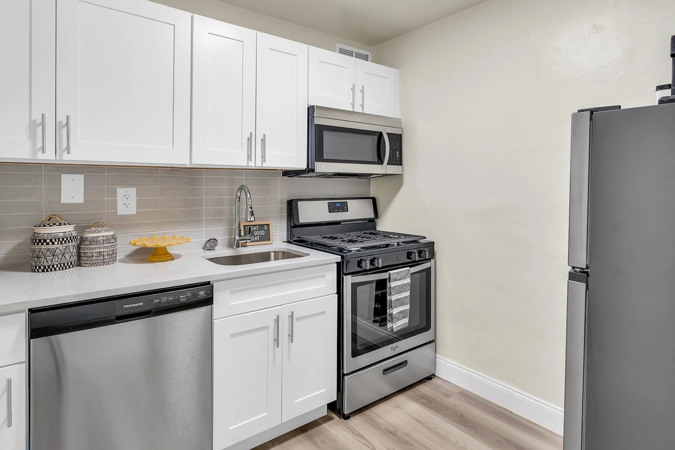 Kitchen - Parkview Tower - Oaklyn, NJ
