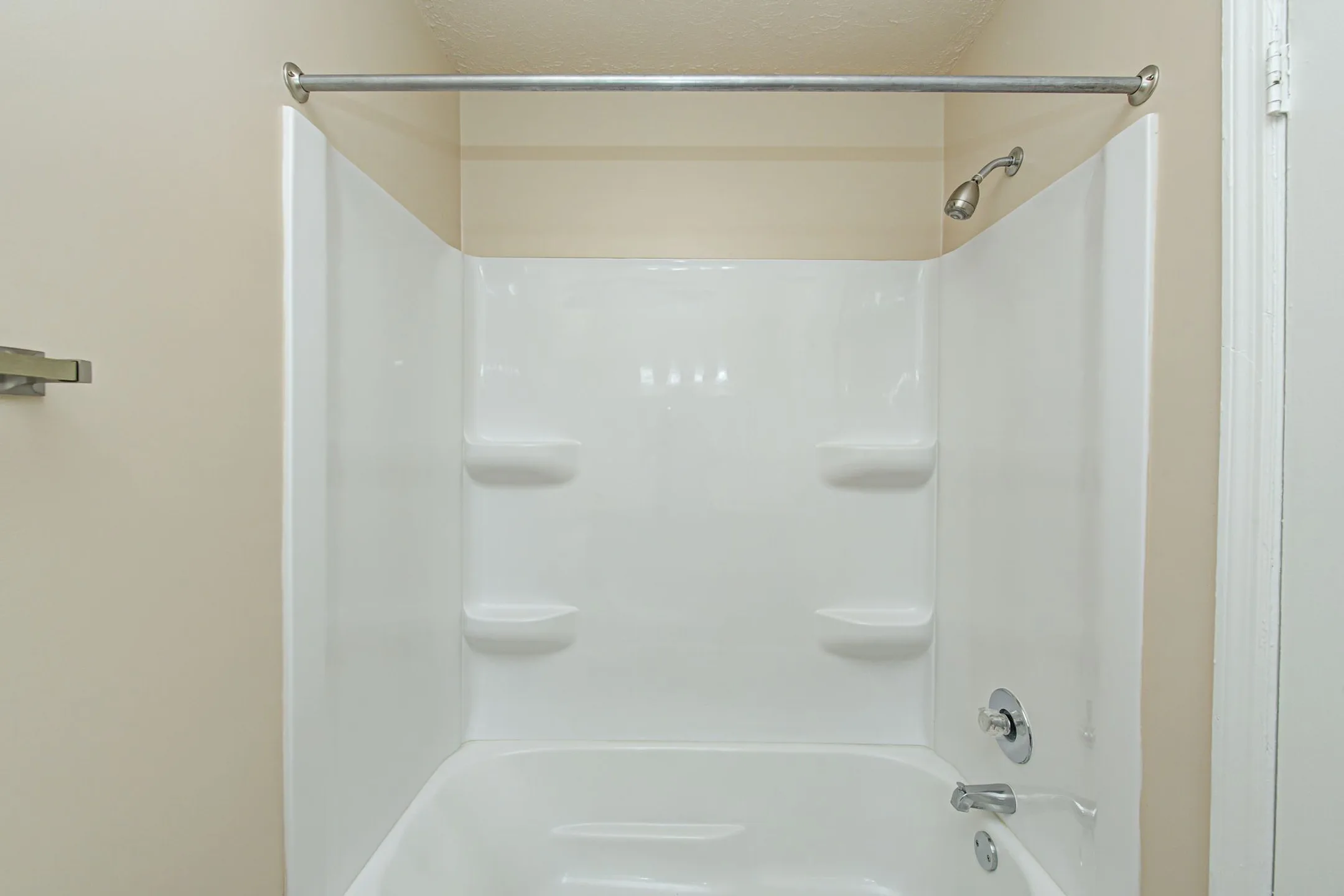 Castleton Manor 5850 Laketon Dr Indianapolis, IN Apartments for