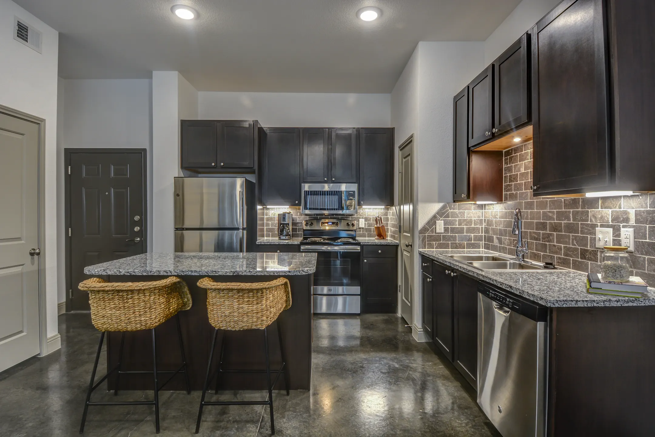 Kitchen - The Hudson on Lake Travis - Austin, TX