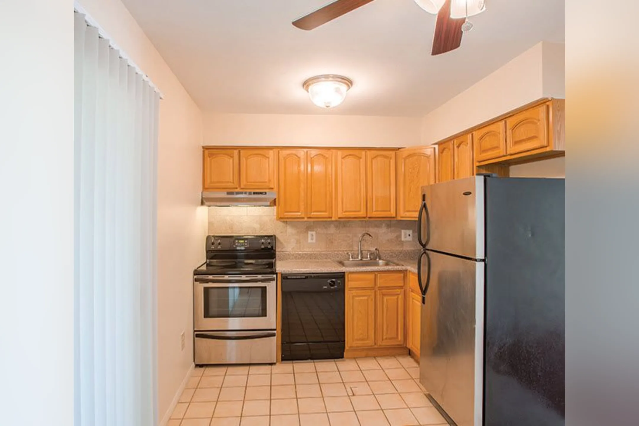 Maybrook Village Apartments 105 Broadway Maybrook, NY Apartments