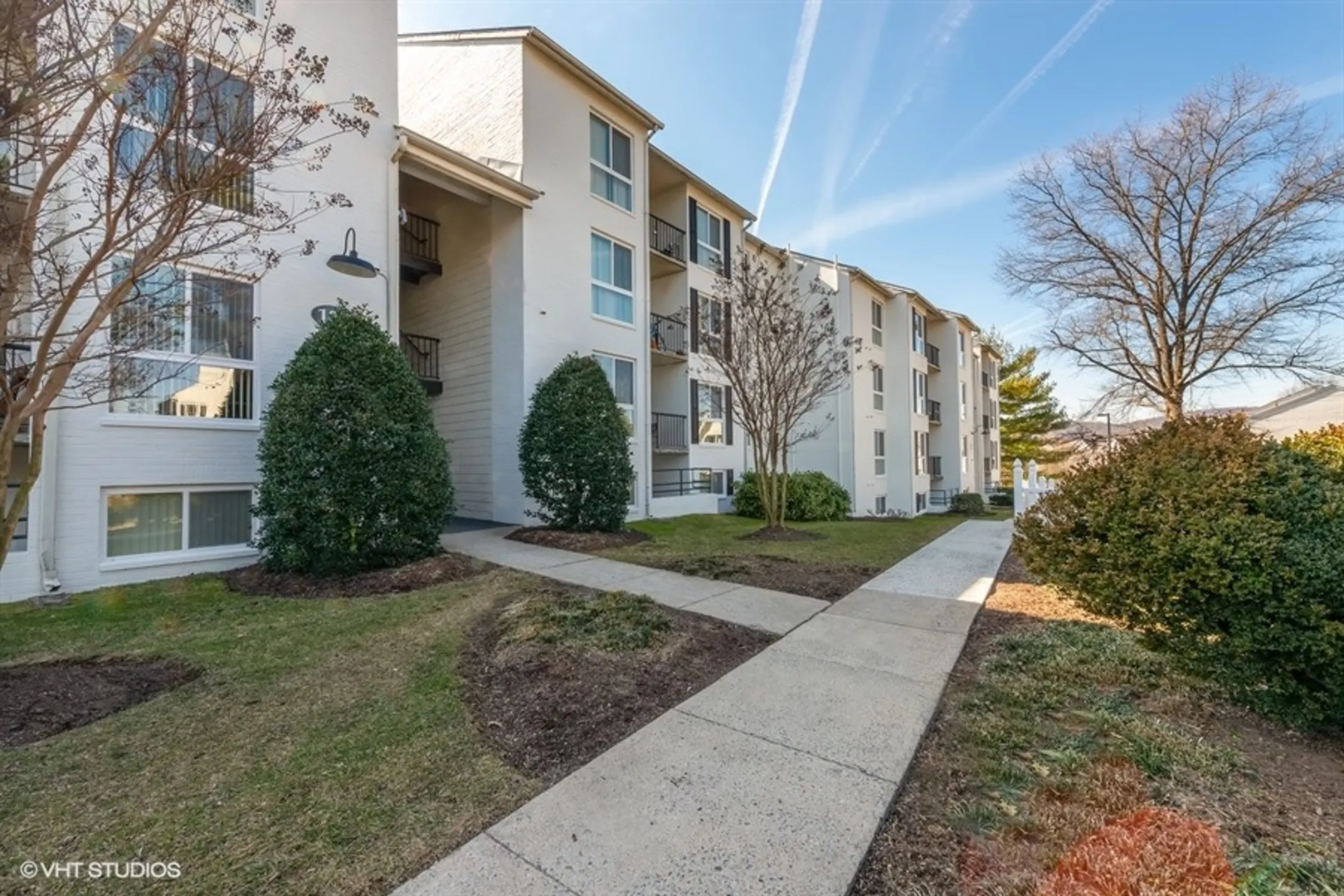 Building - Residences At The Manor - Frederick, MD