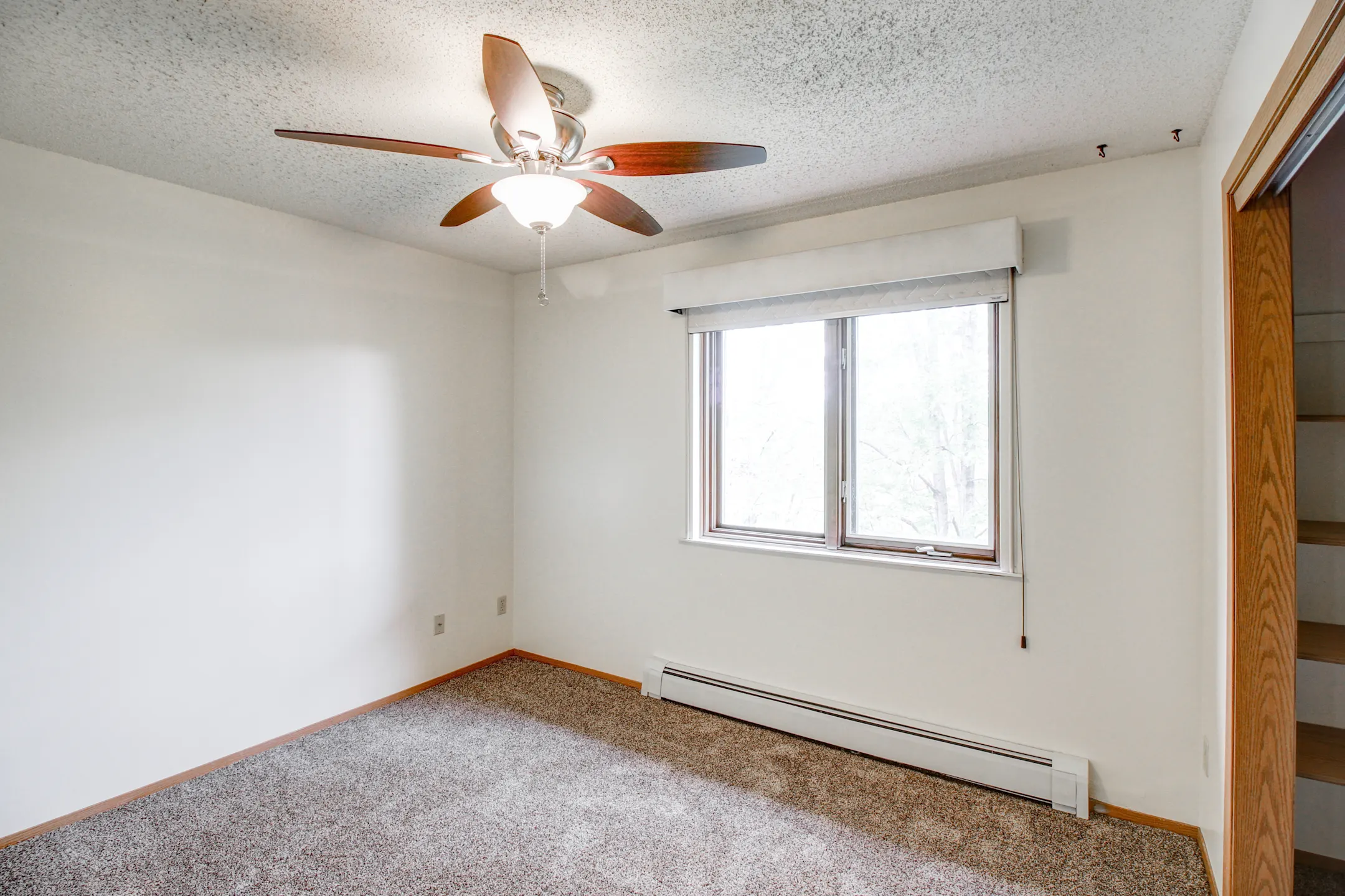 Oakland Pointe Apartments Altoona, IA 50009