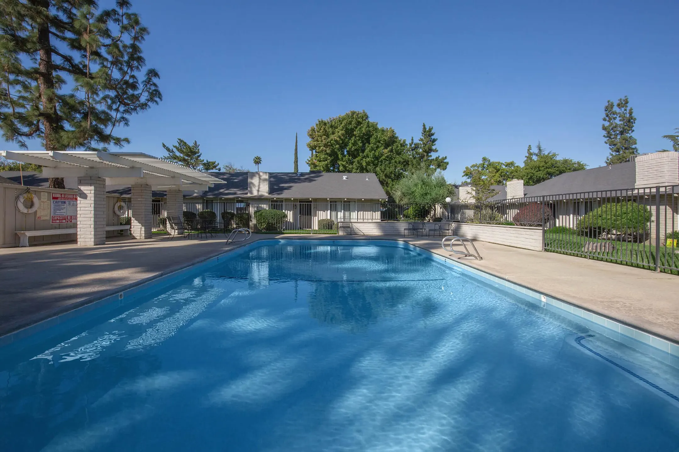 Bear Creek Manor & Terrace Apartments 2929 M St Merced, CA