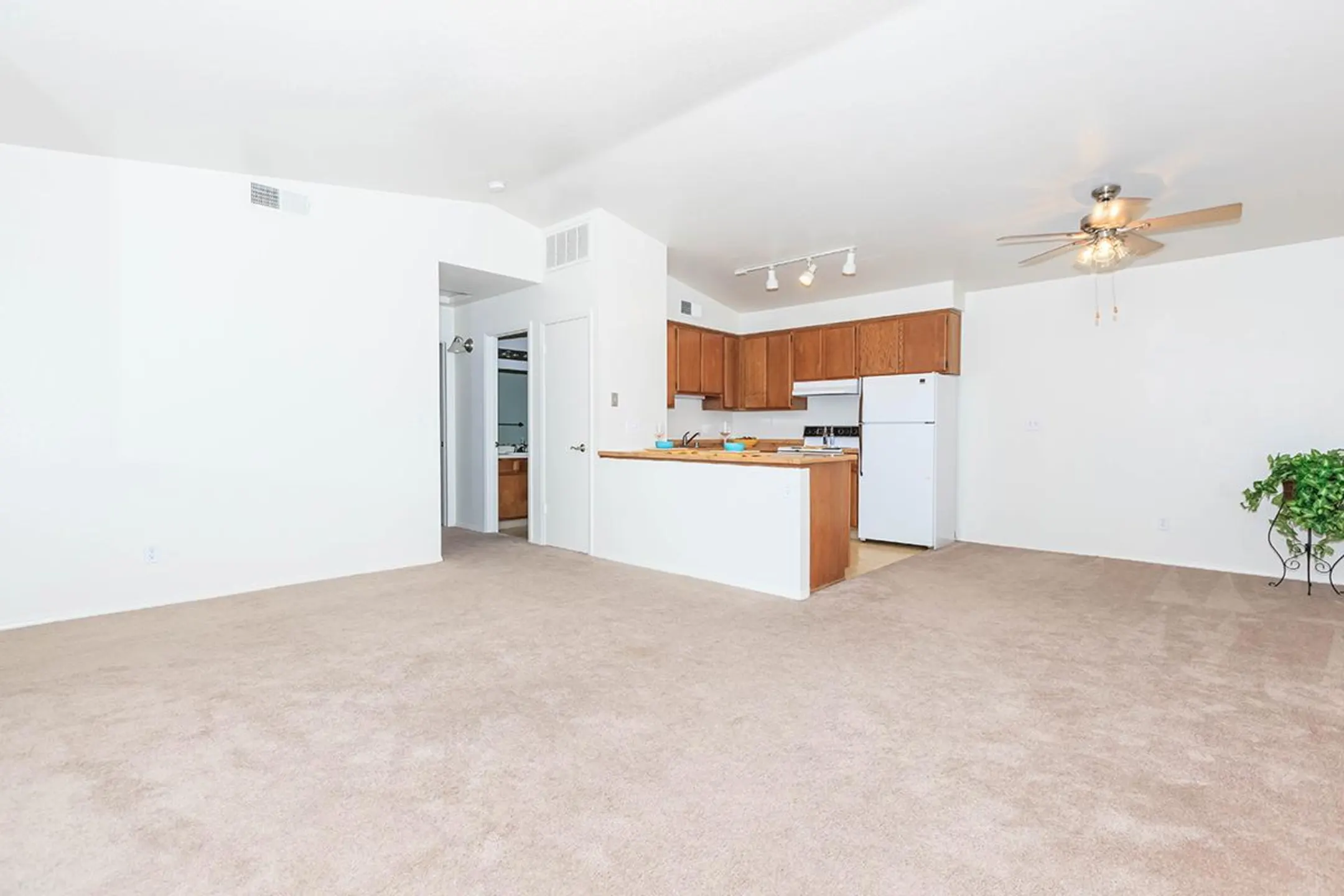 Beechwood Apartments 3910 W Beechwood Ave Fresno, CA Apartments for