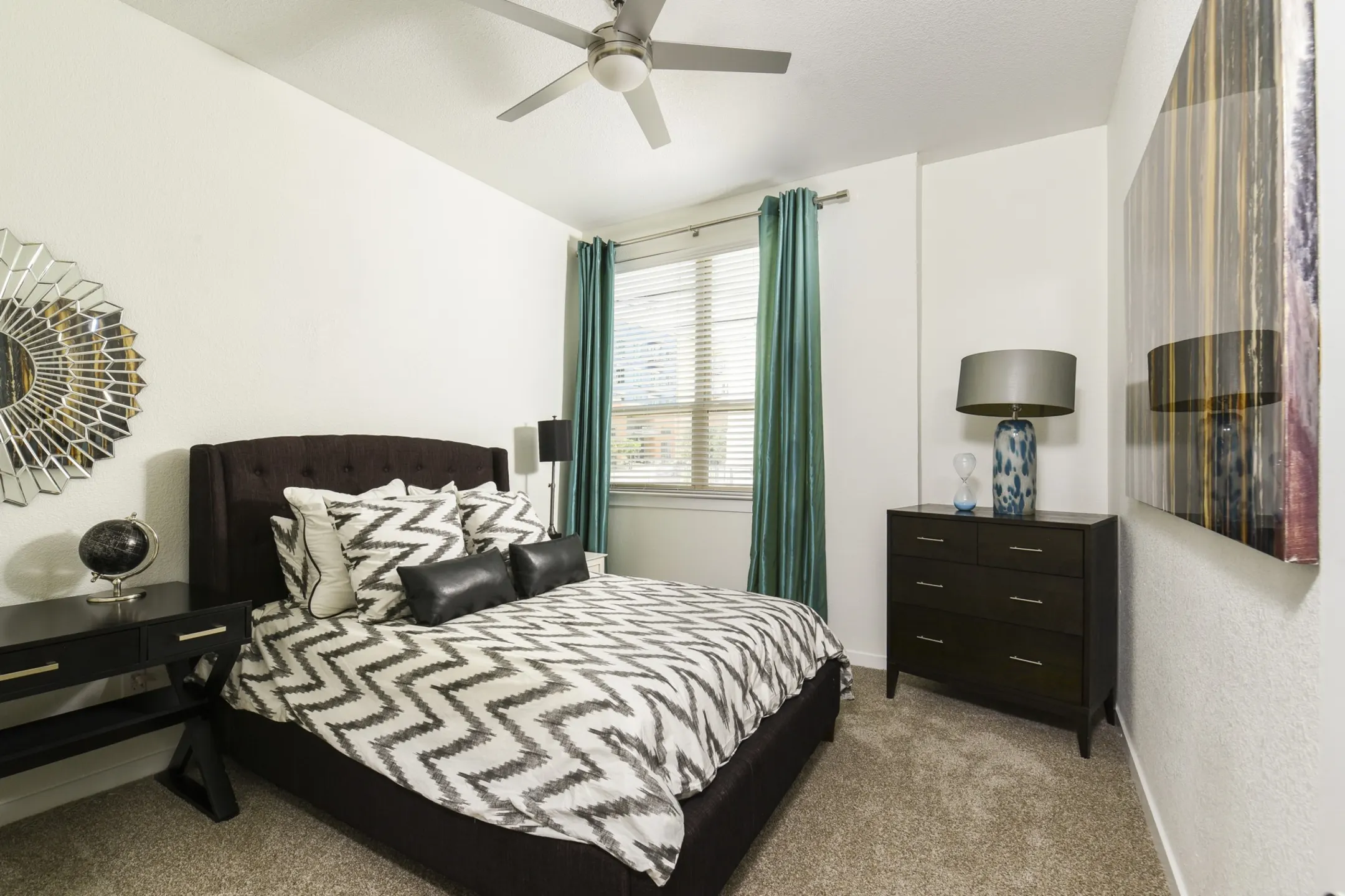 Bedroom - 1800 Broadway - San Antonio, TX