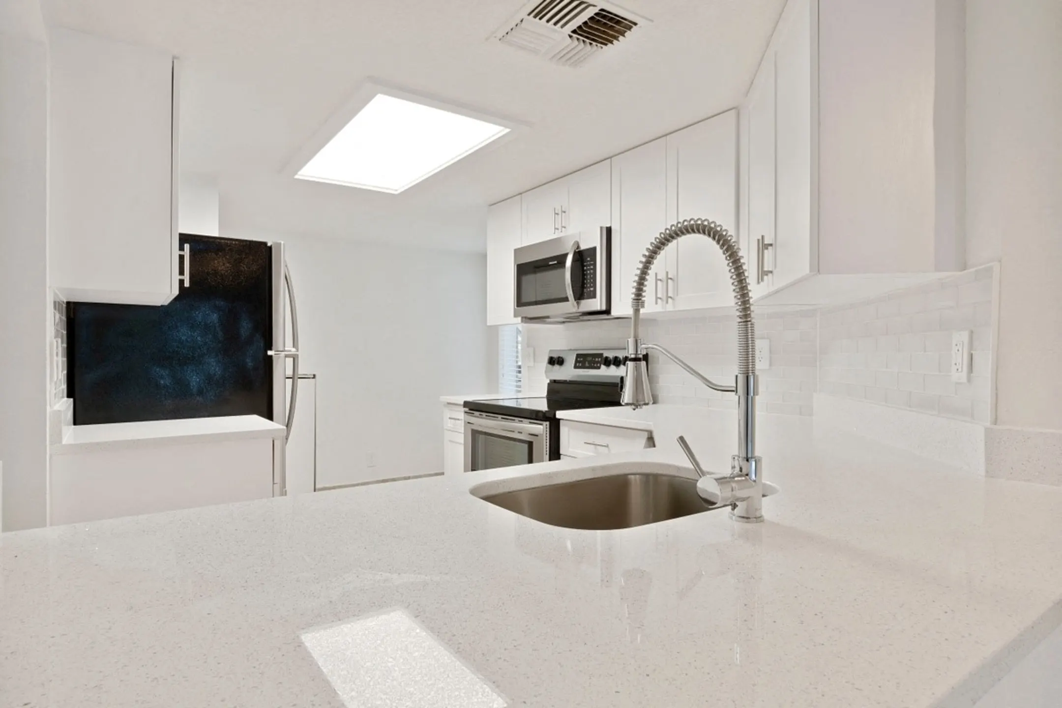 Lakepointe at Jacaranda Apartments - Plantation, FL