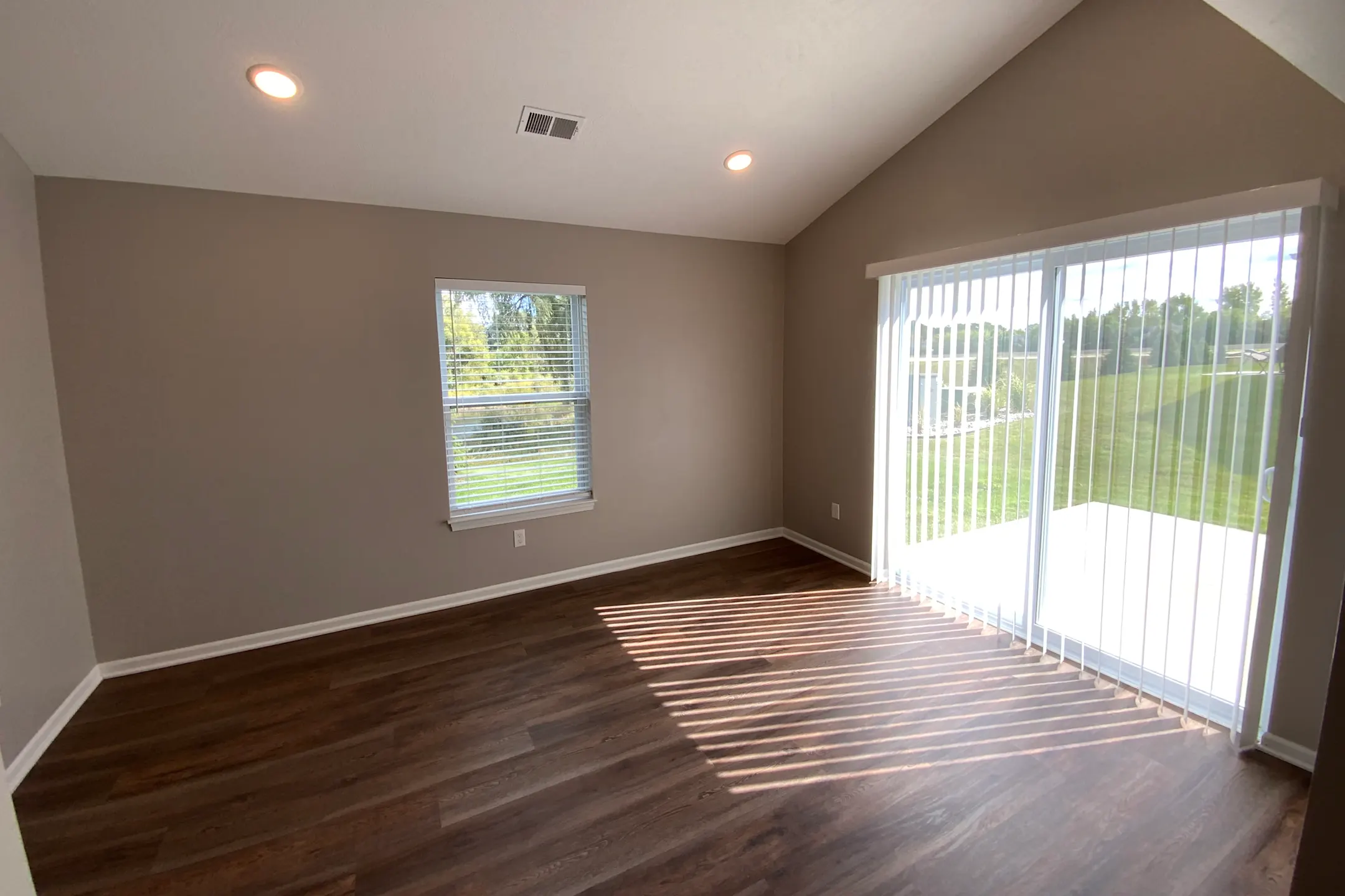 Chestnut Woods Apartments Howell, MI 48855