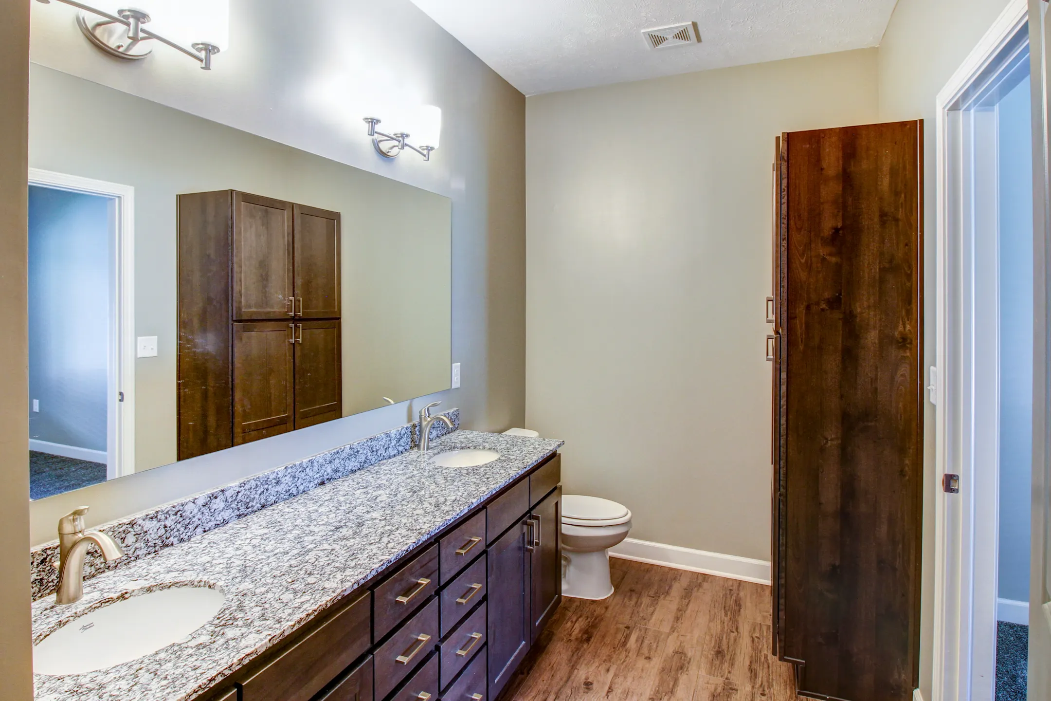 Summit Falls Apartments &Townhomes Apartments Lincoln, NE 68516