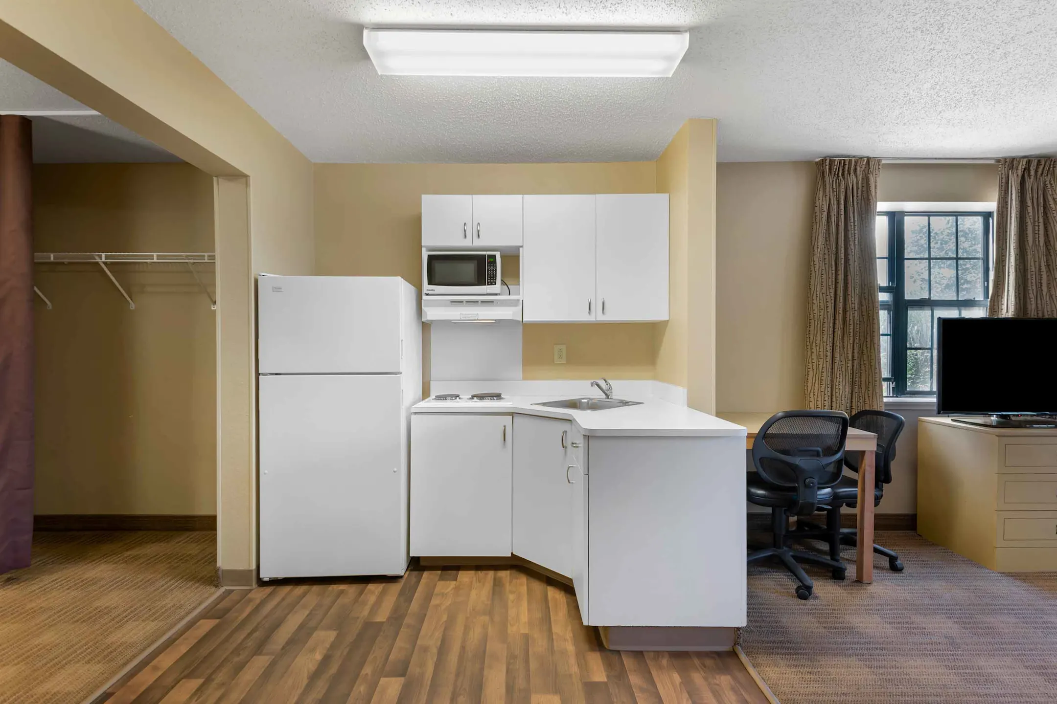 Furnished Studio Buffalo Amherst Apartments Amherst, NY 14228