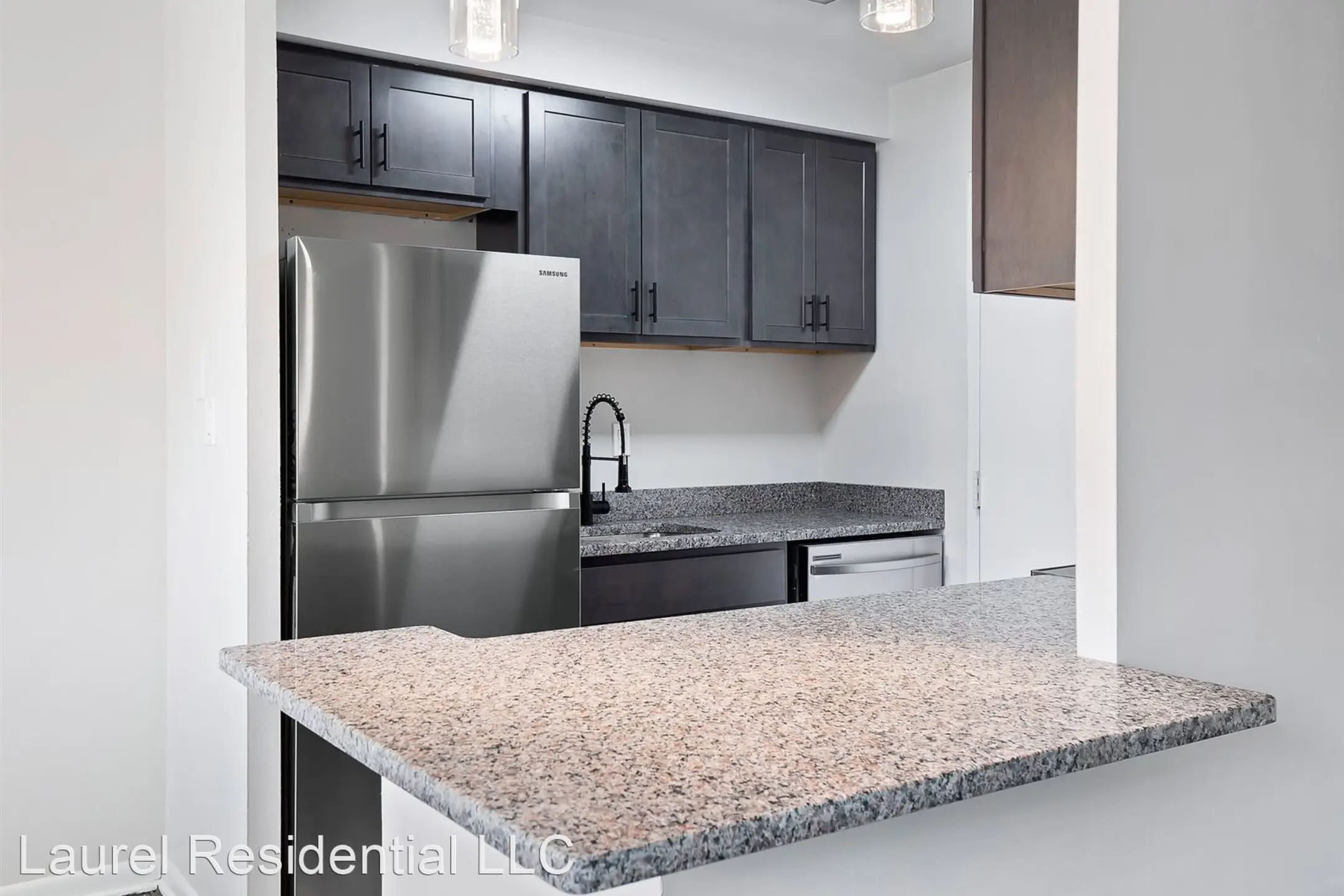 Kitchen - Coventry Mayfield Apartments - Cleveland Heights, OH