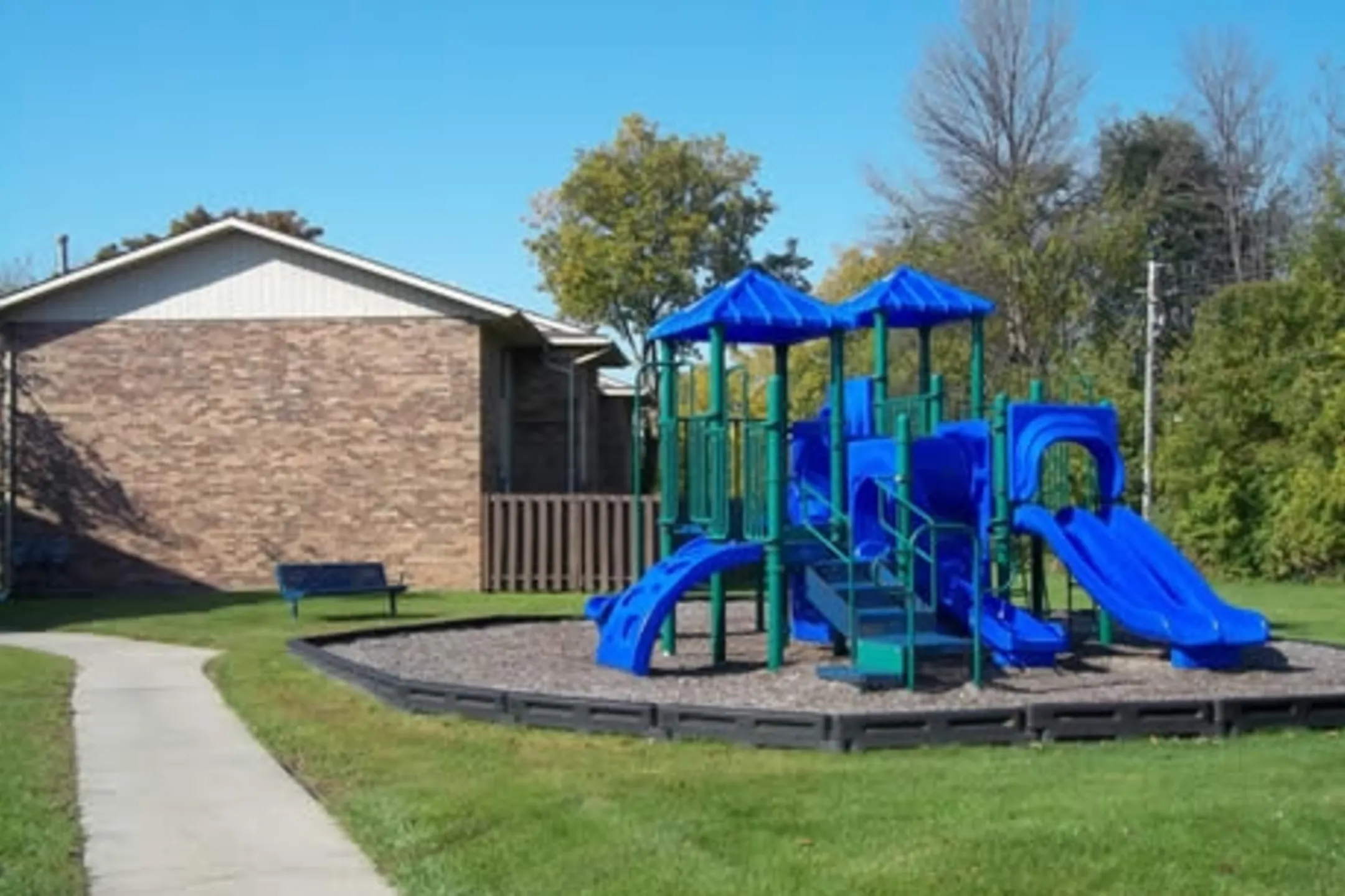 Bluewater Townhouses Apartments Port Huron, MI 48060