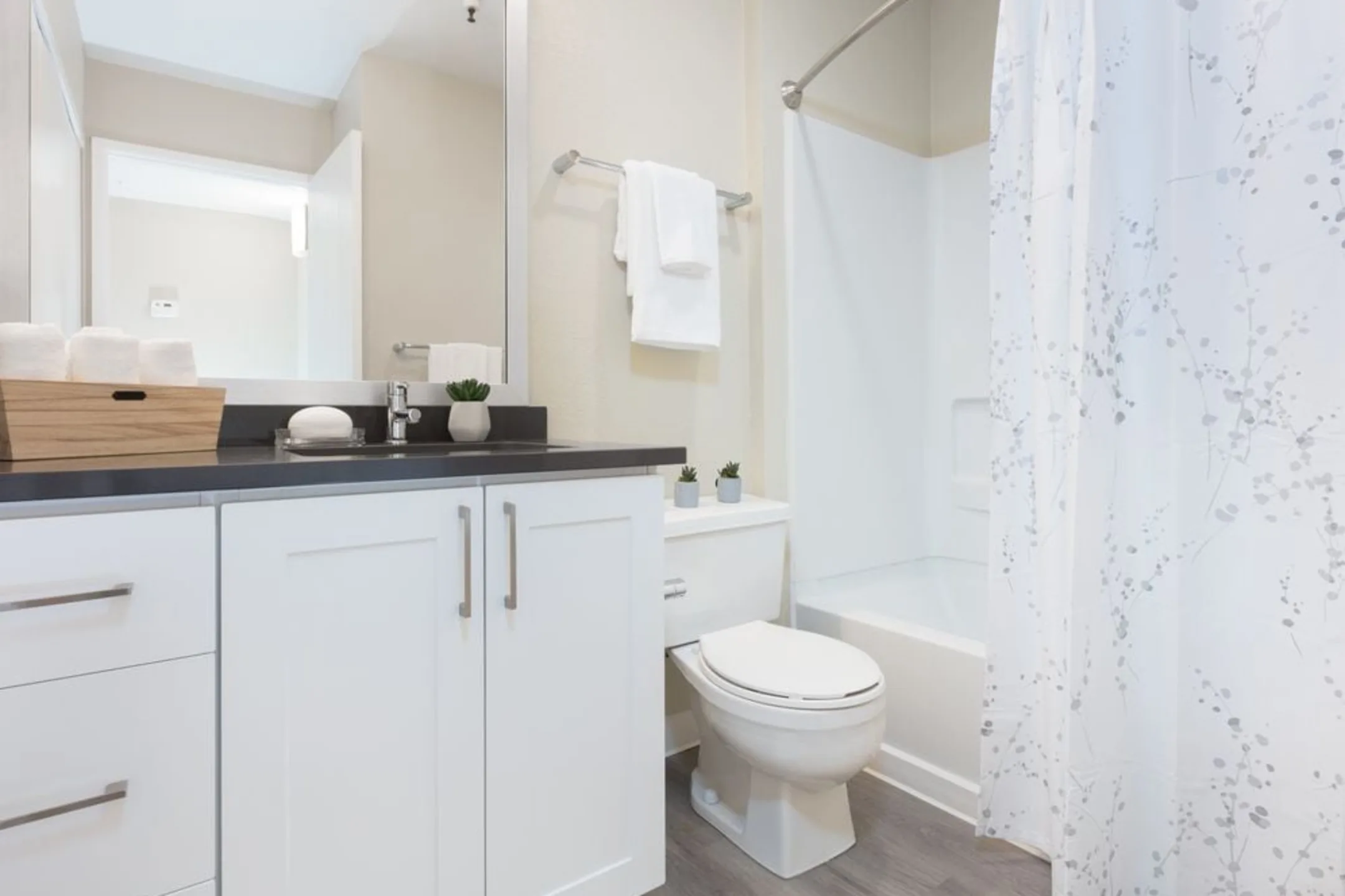 Avalon Walnut Ridge Apartments Walnut Creek, CA 94597