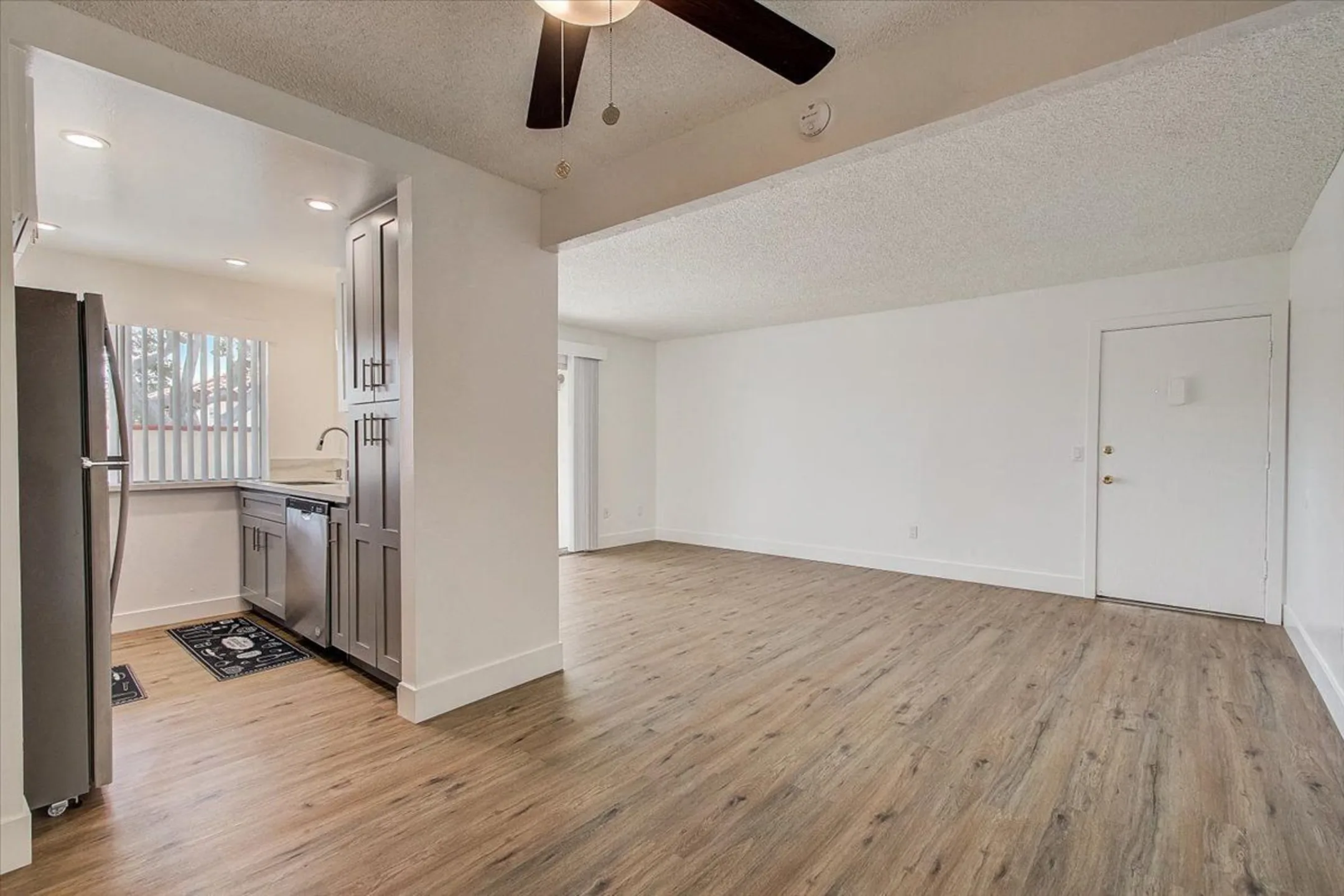 El Cordova Apartments 950 E Del Amo Blvd Carson, CA Apartments for