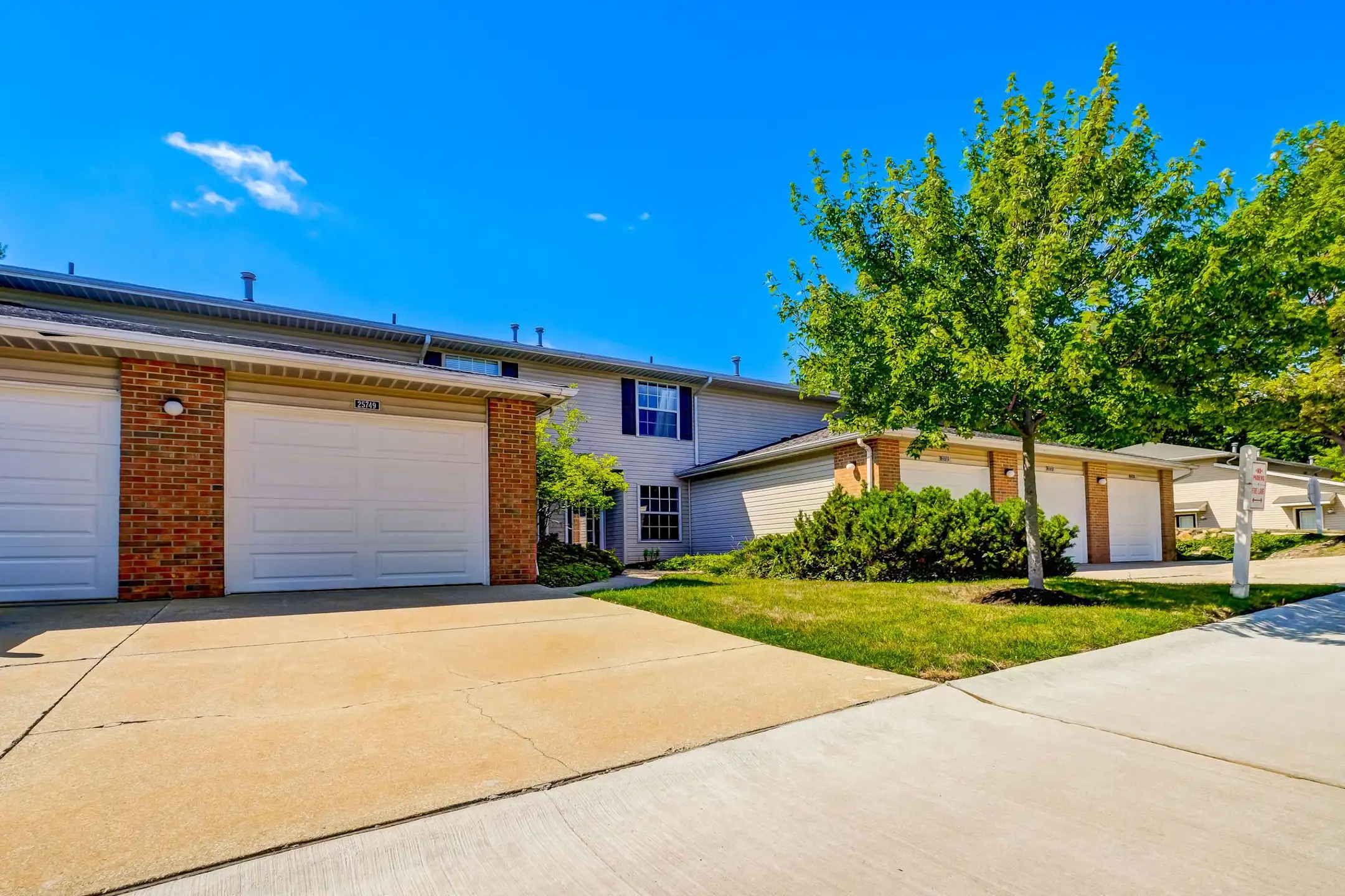 Winfield Commons Apartments Westlake, OH 44145