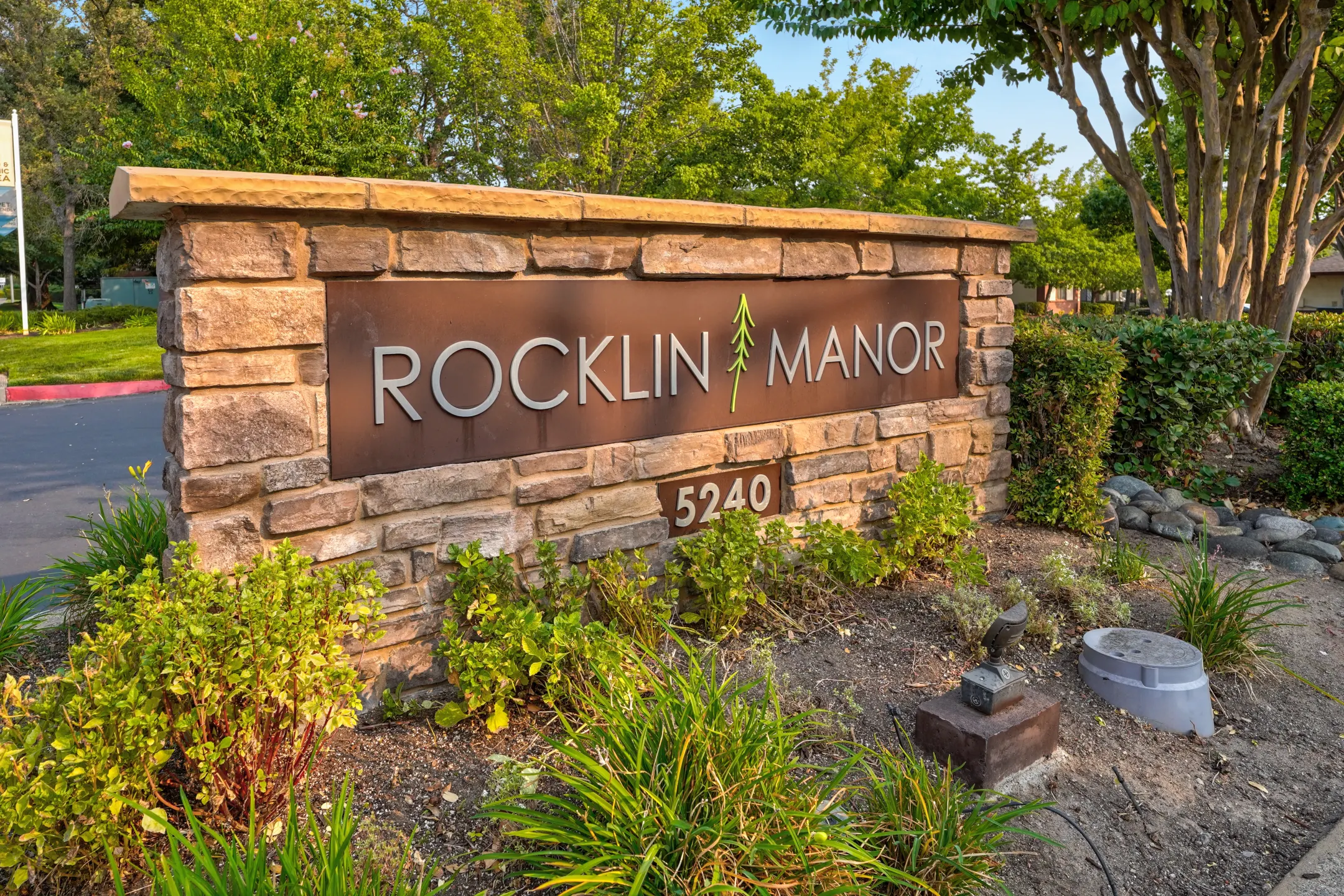 Community Signage - Rocklin Manor - Rocklin, CA