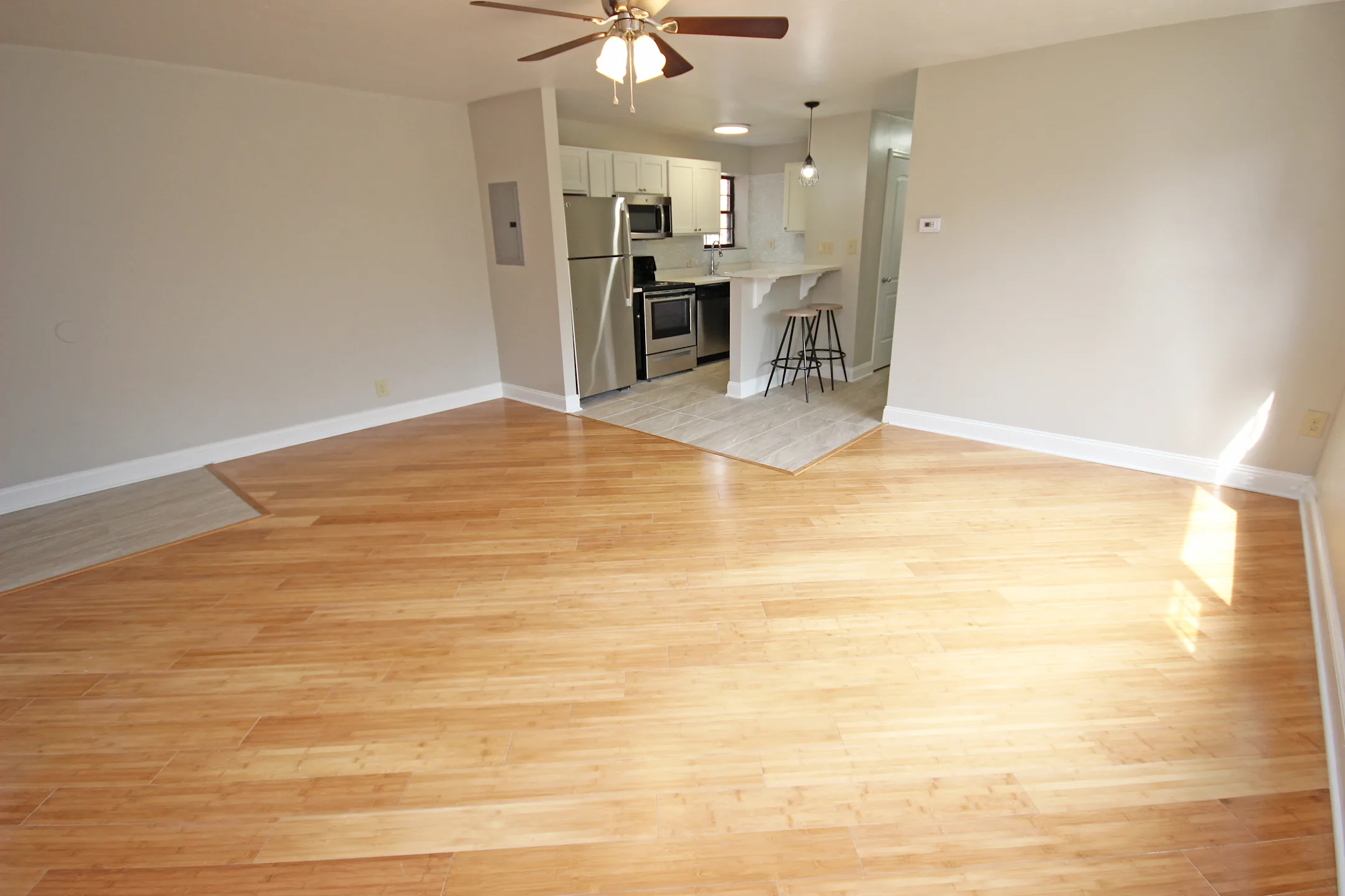 Shadyside Apartments 6005 Fifth Avenue Pittsburgh, PA Apartments