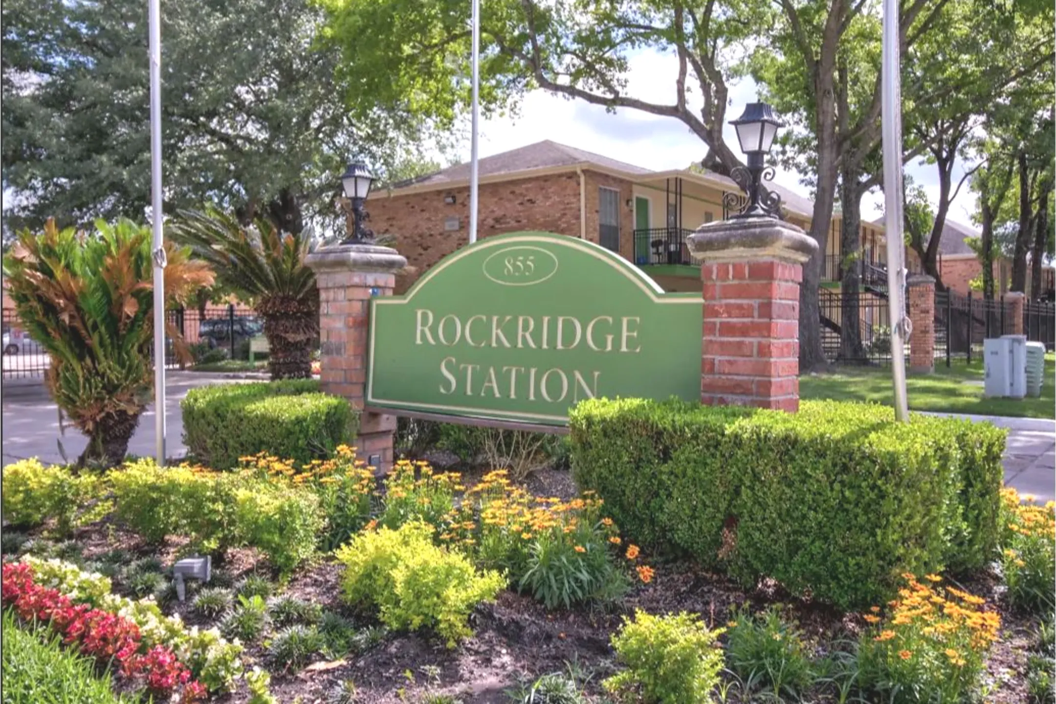Community Signage - Rockridge Station - Houston, TX