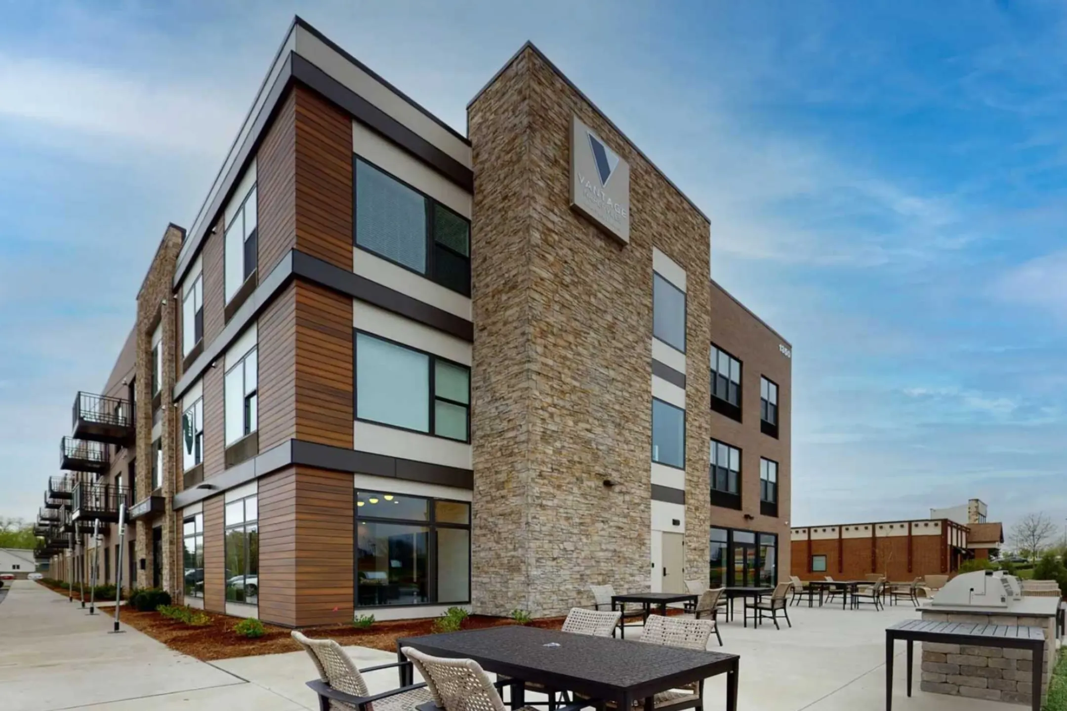 The Vantage Naperville 1350 E Ogden Avenue Naperville, IL