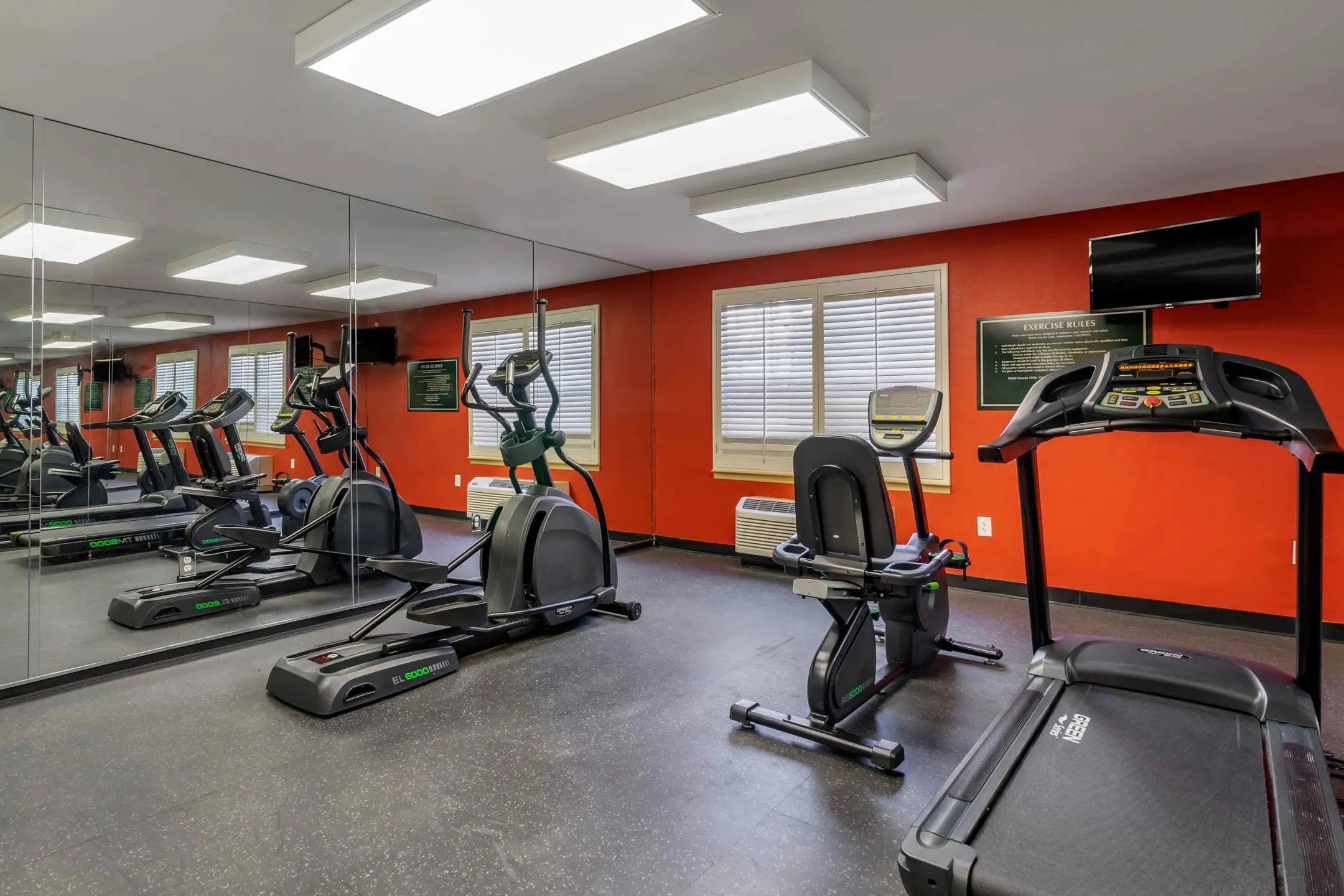 Fitness Weight Room - Furnished Studio - Tampa - Airport - N. Westshore Blvd. - Tampa, FL