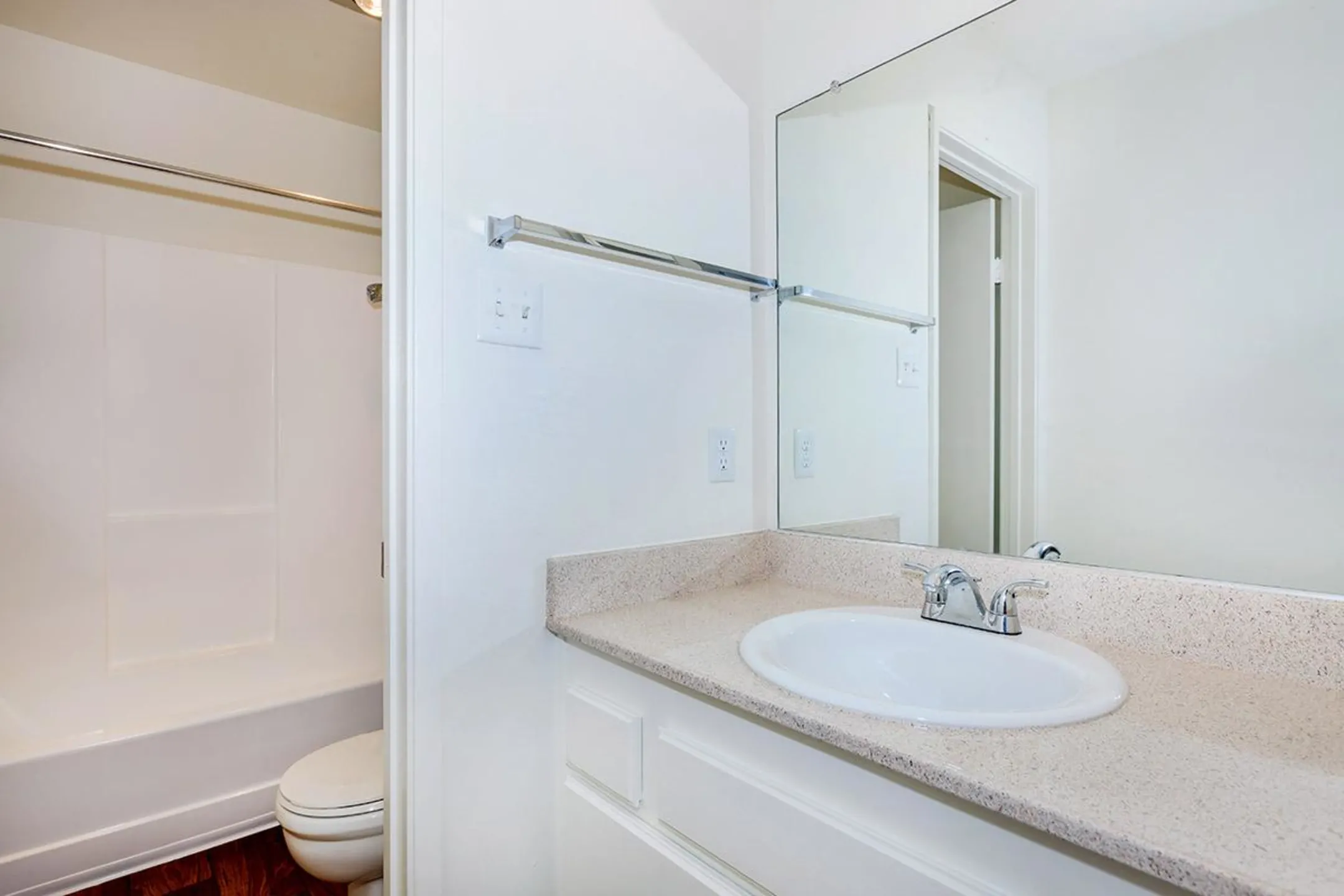 Bathroom - Pacific View Apartment Homes - Long Beach, CA