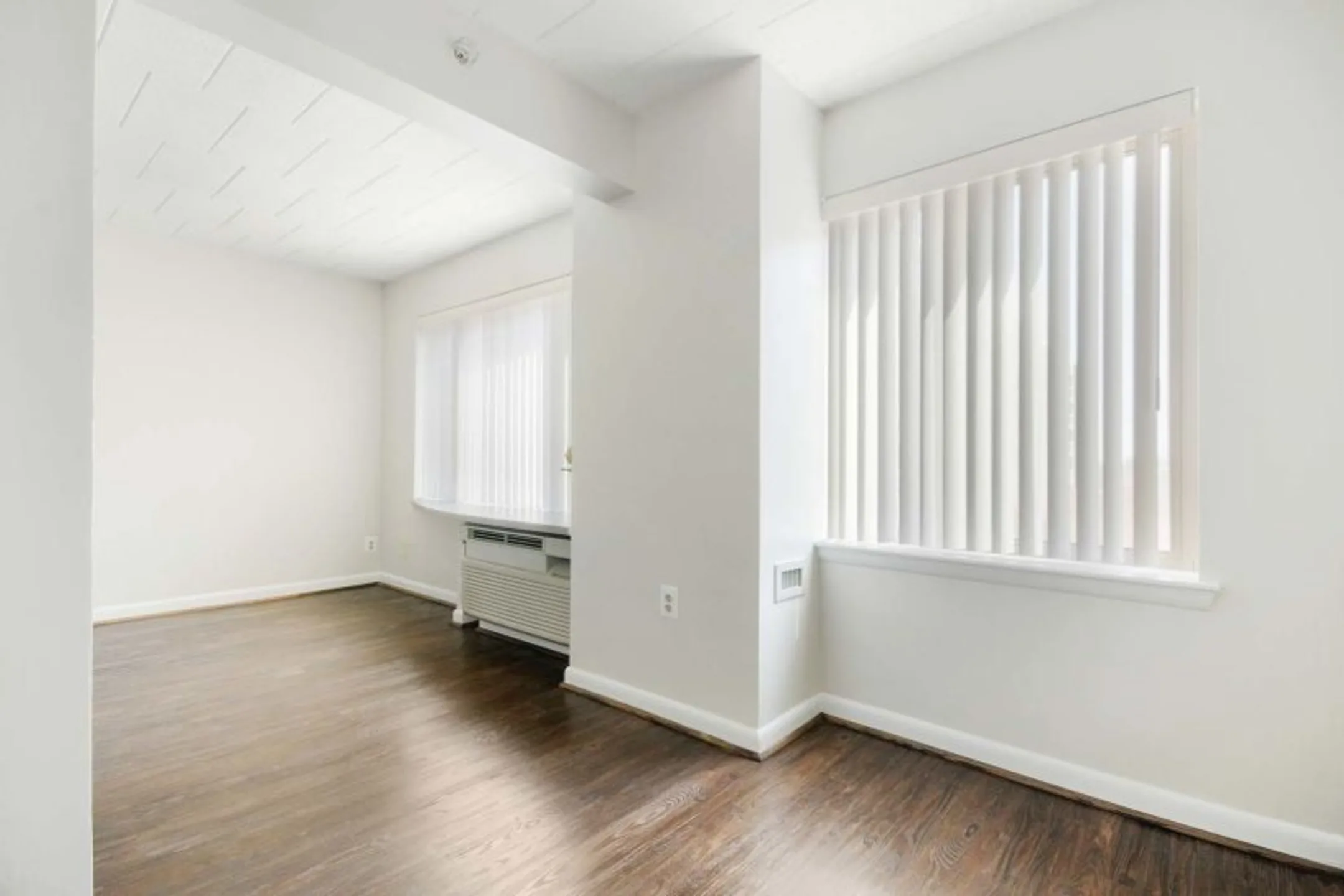 Living Room - Edgewood Commons 601 - Washington, DC