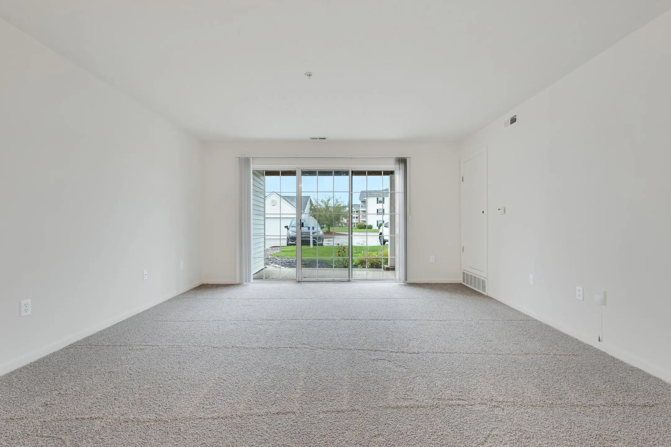 Evergreen Farms Apartments Olmsted Falls, OH 44138