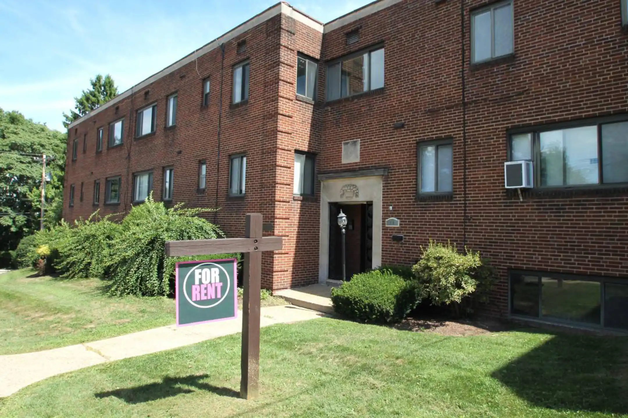 Dormont Apartments 1524 McFarland Road Pittsburgh, PA Apartments