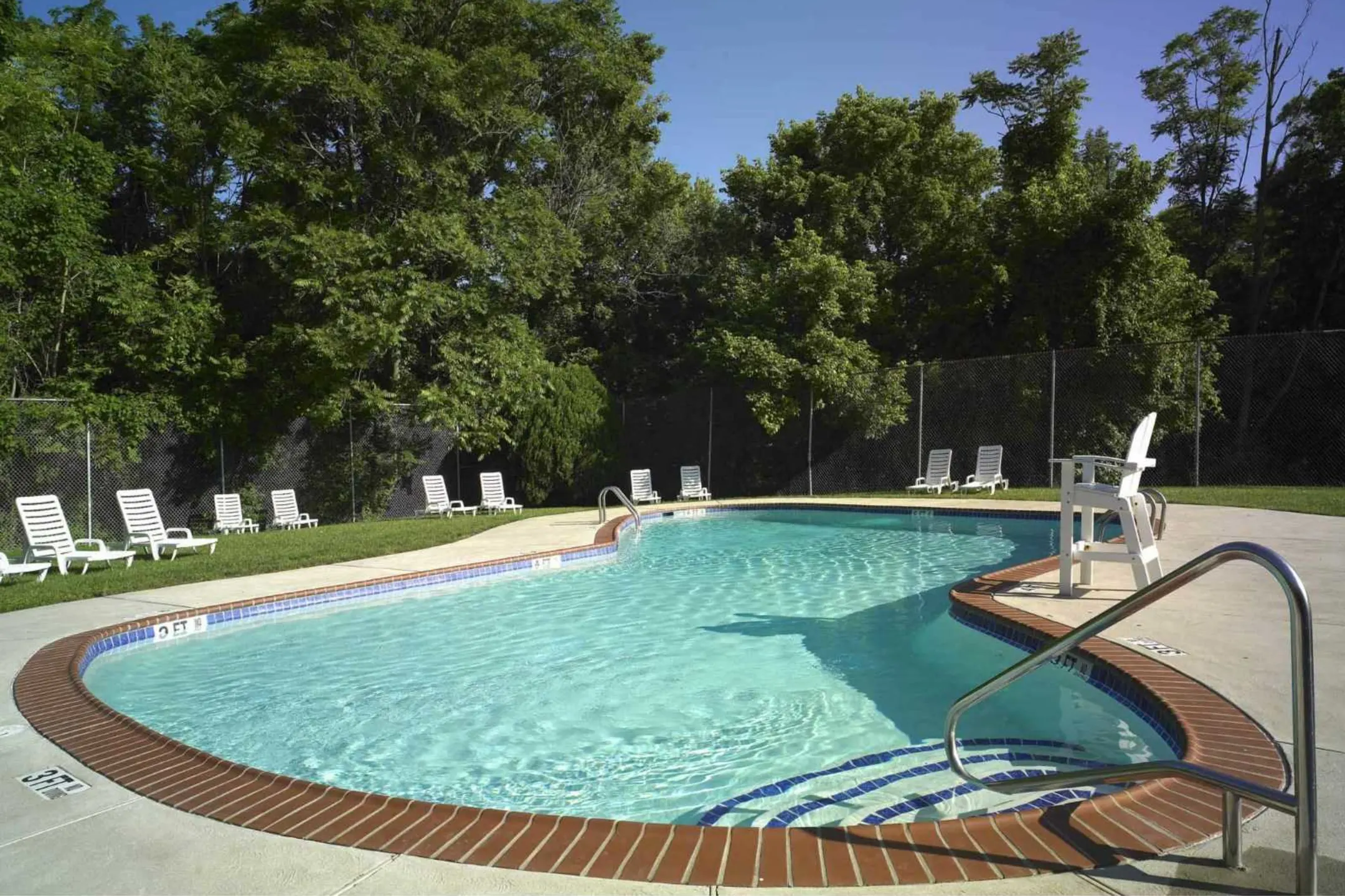 Pool - Eagle Stream Apartments - Norristown, PA