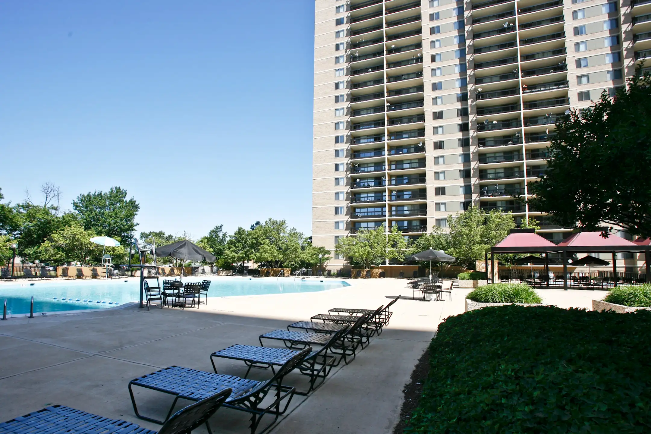 Skyline Towers 5599 Seminary Rd Falls Church, VA Apartments for