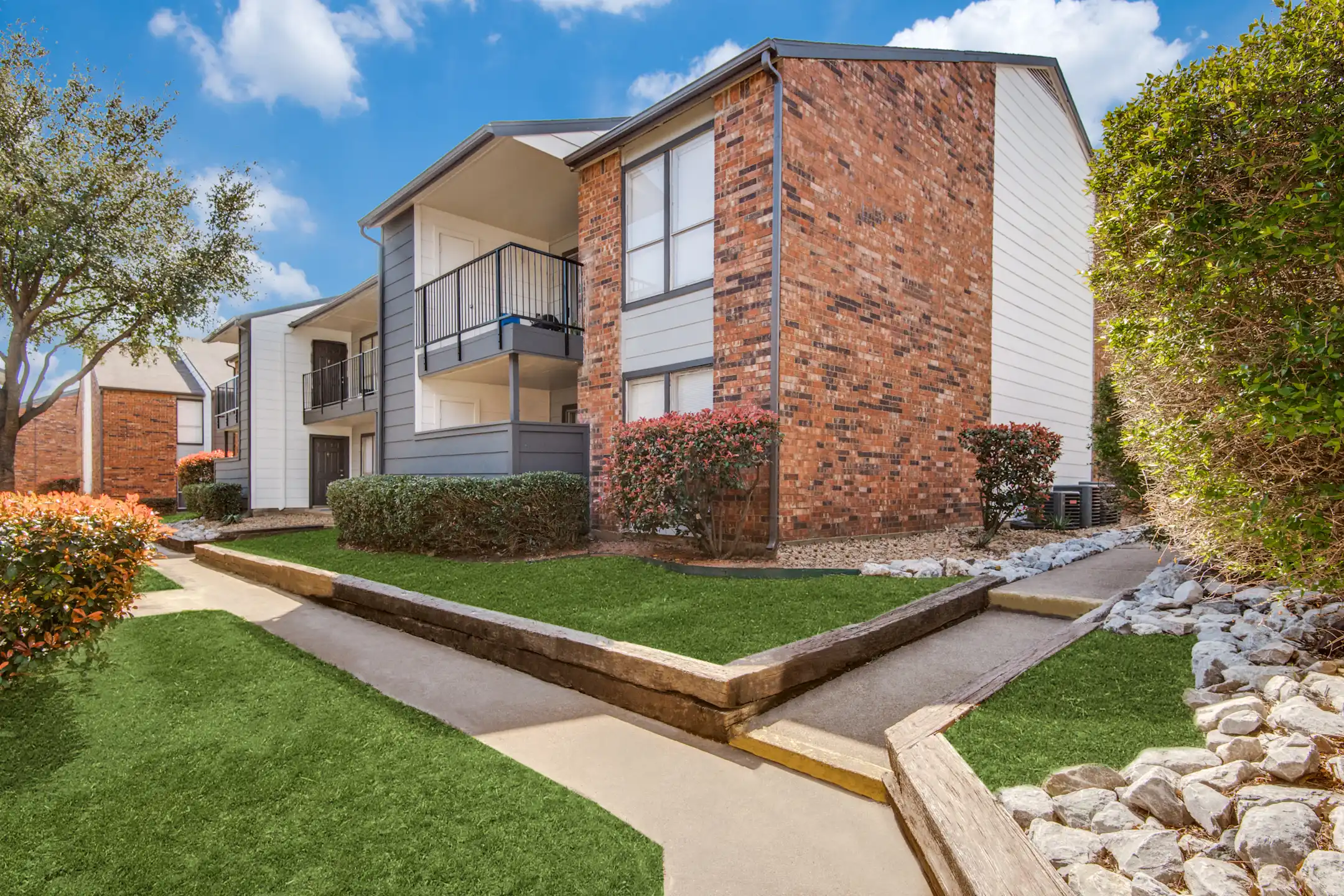 Holbrook Apartment Homes 9760 Scyene Rd Dallas, TX Apartments for