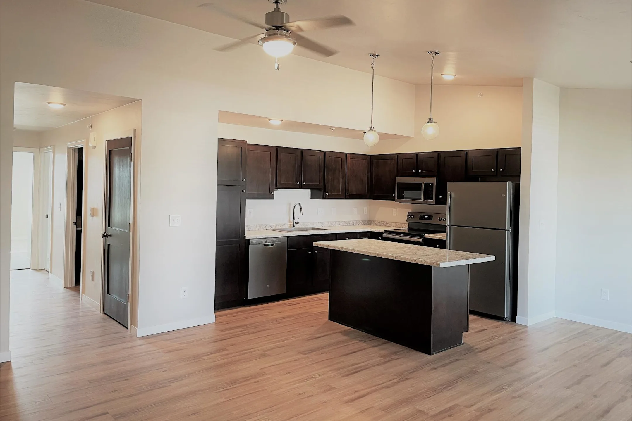 Sand Lake Apartments 3000 Quarry Park Dr. De Pere, WI Apartments