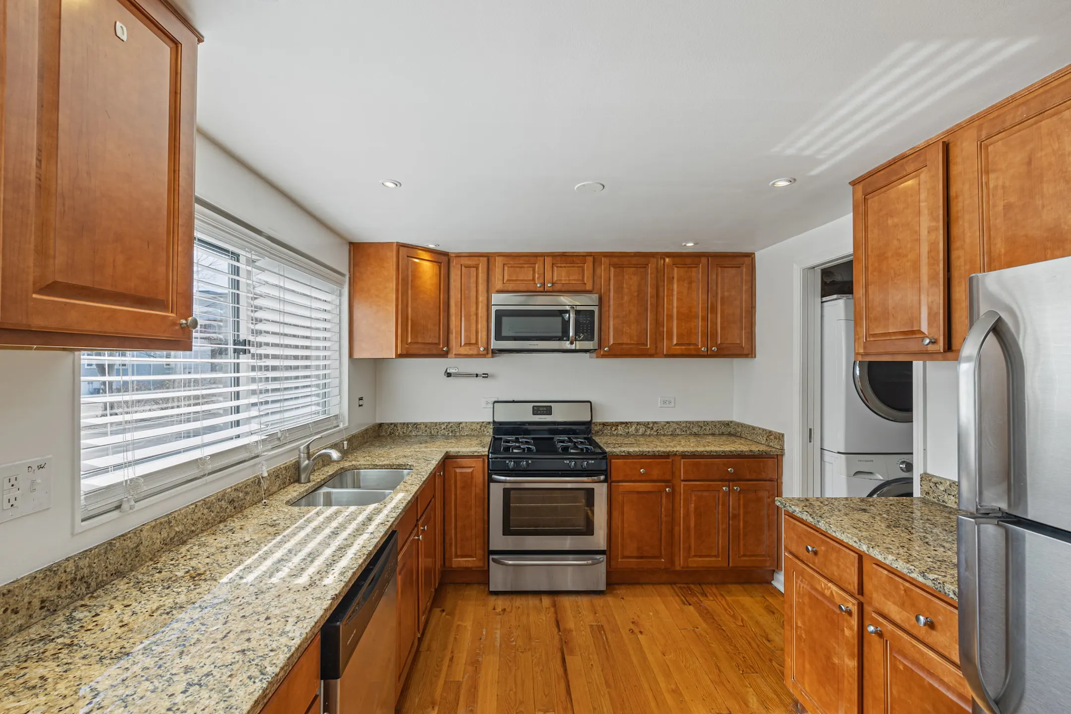 422444 Ridge Wilmette, IL Townhomes for Rent Rent.