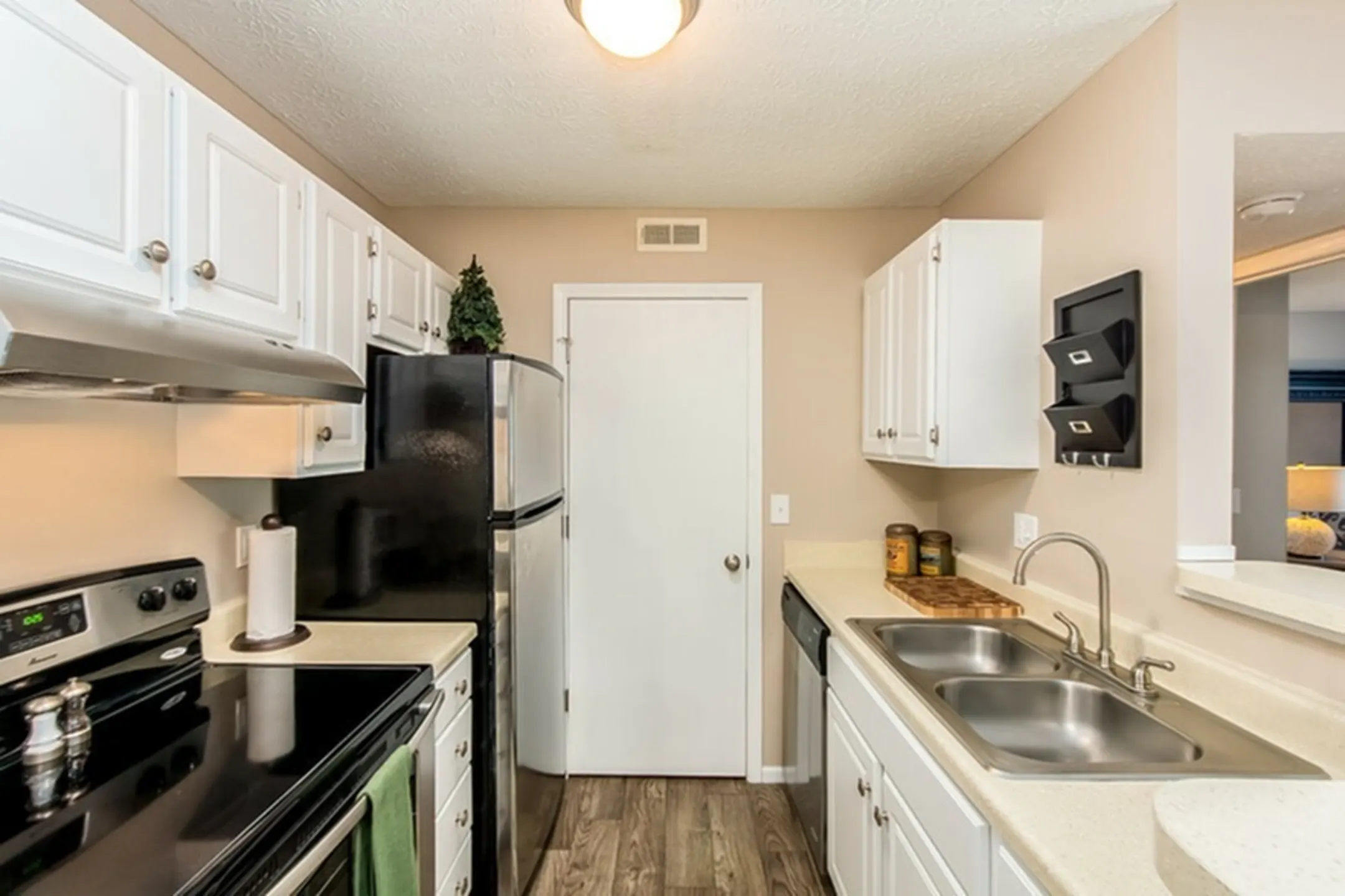 Hilliard Station Apartments 5300 Catalina Circle Dr Hilliard, OH