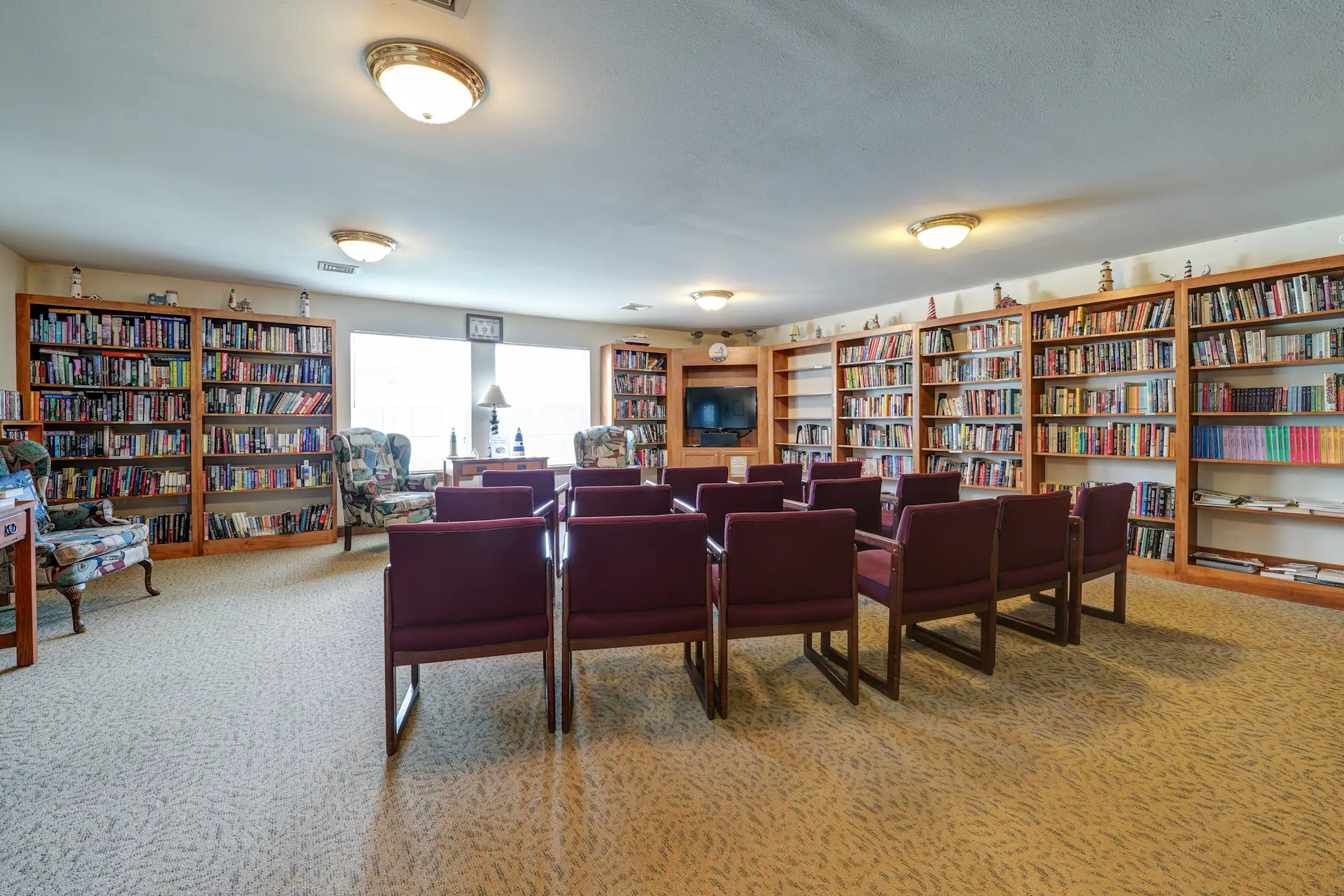 Dining Room - Silvernail Senior Community - Pewaukee, WI