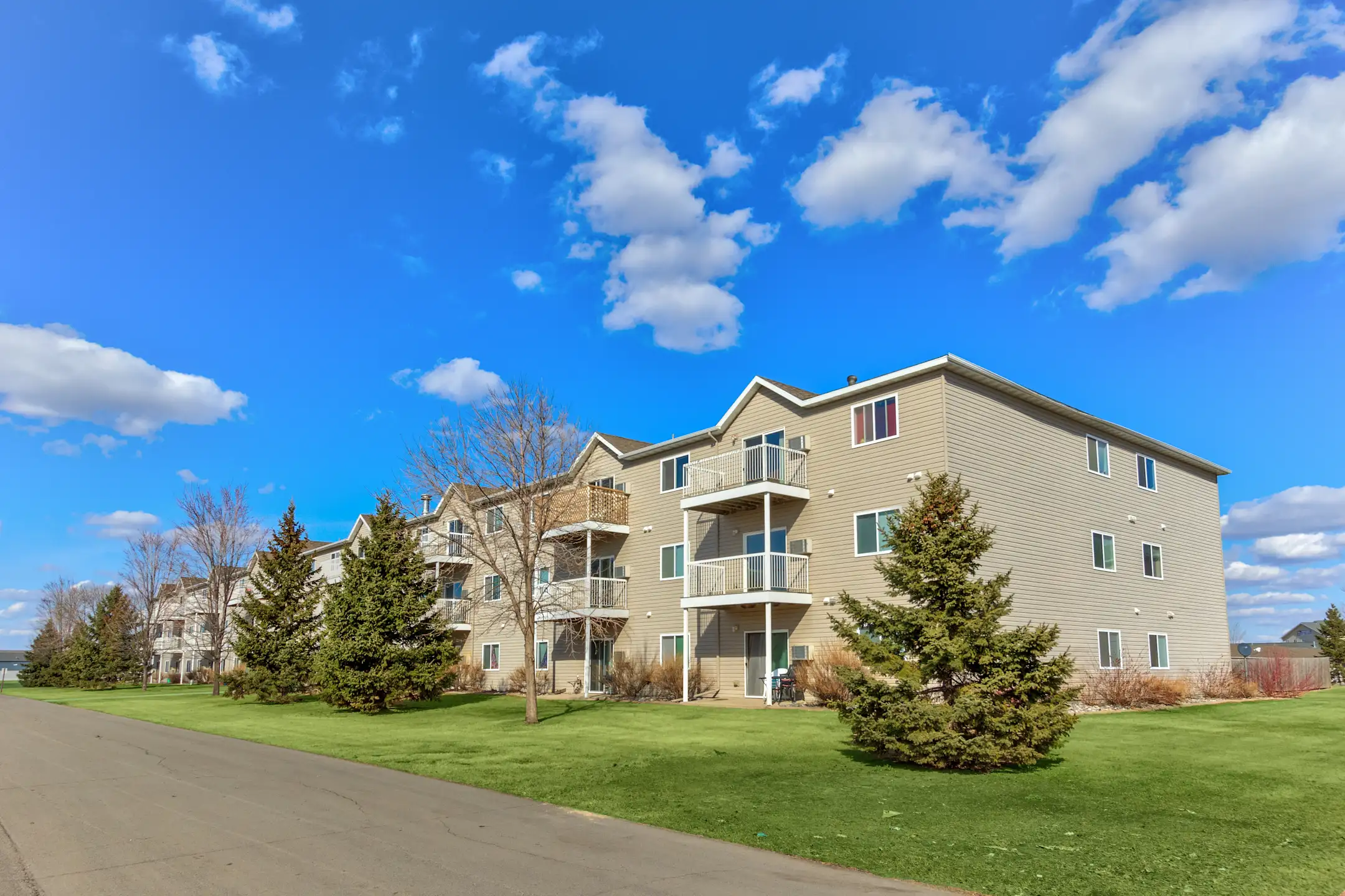 Southridge Apartments Moorhead, MN 56560