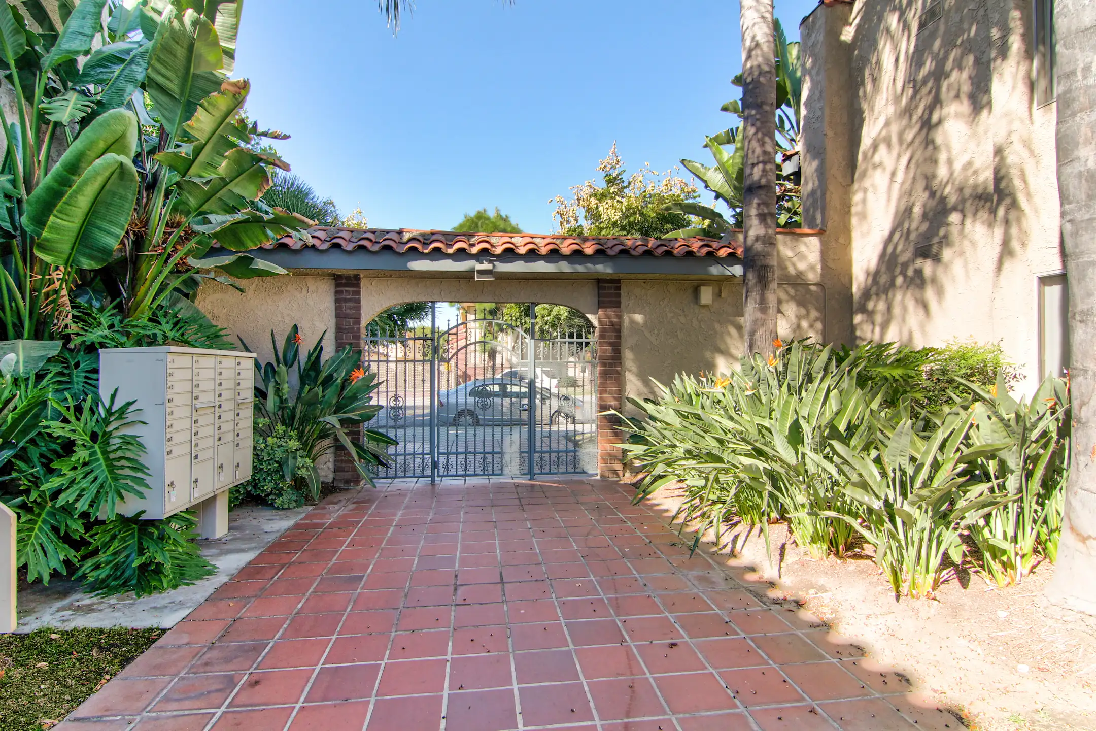 Villa Tuscany Apartments Norwalk, CA 90650