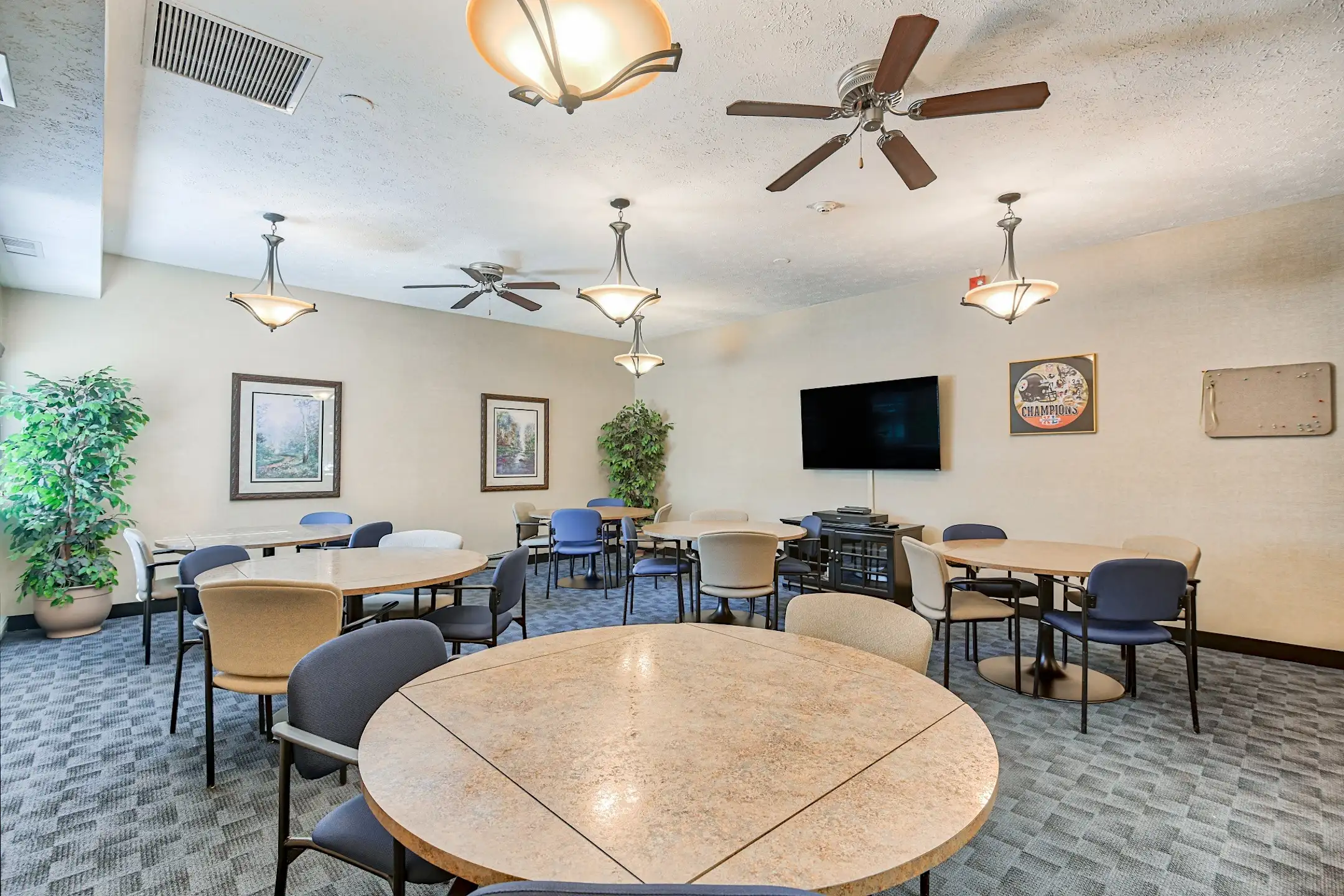 Chateau Perry Apartments 951 Perry Hwy Pittsburgh, PA Apartments